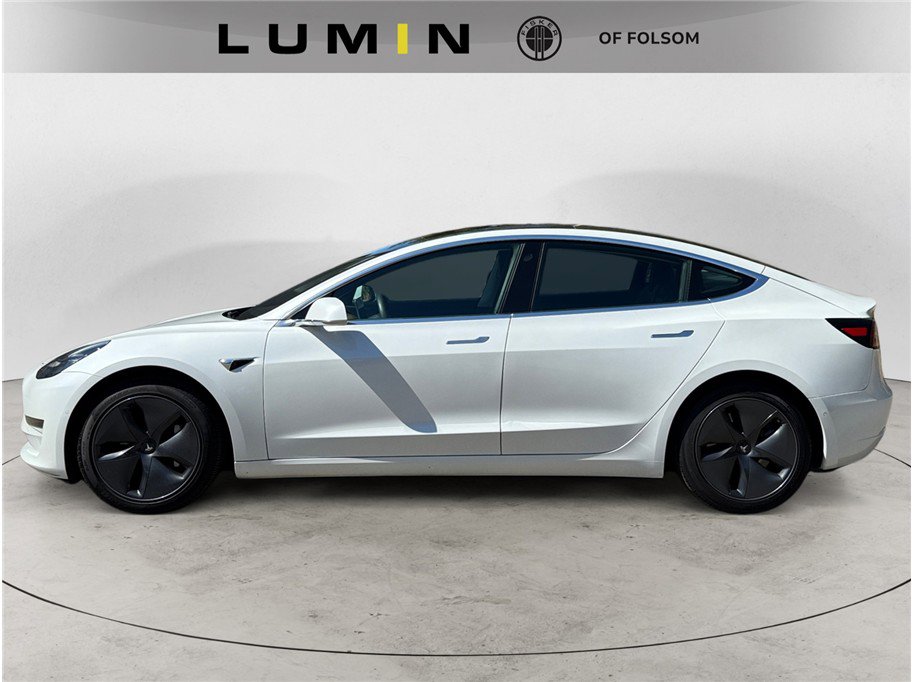 2020 Tesla Model 3 Standard Range Plus photo 2
