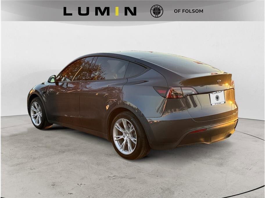 2021 Tesla Model Y Standard Range photo 3