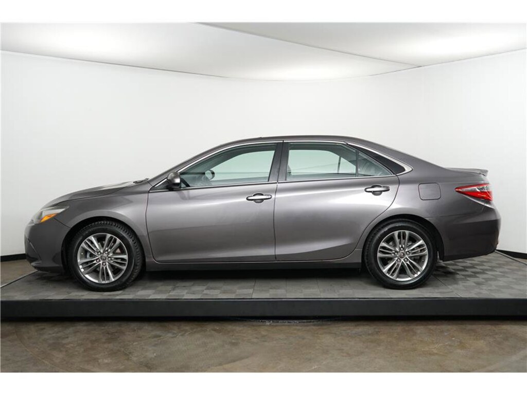 Used 2015 Toyota Camry SE Sedan 4D