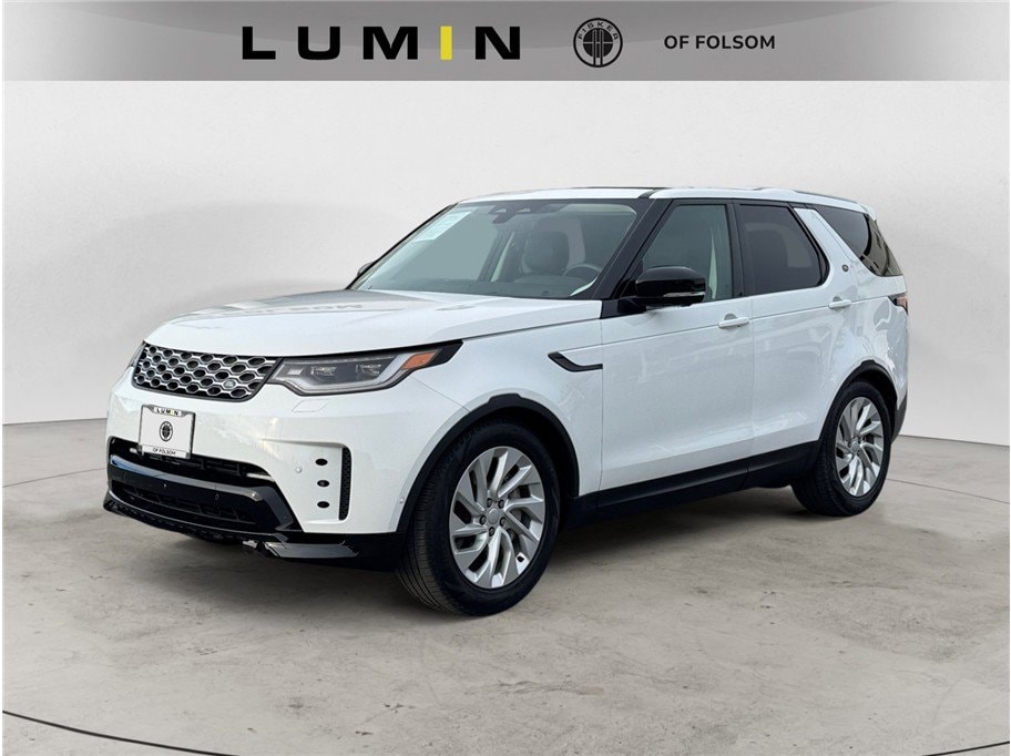 2024 Land Rover Discovery S's photo