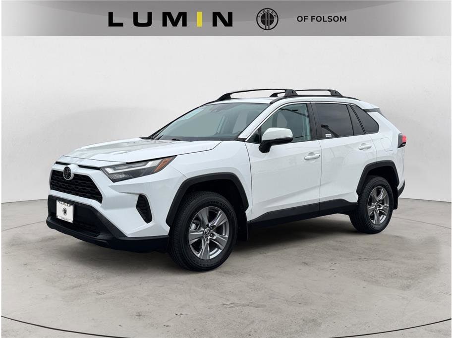 2022 Toyota RAV4 XLE's photo