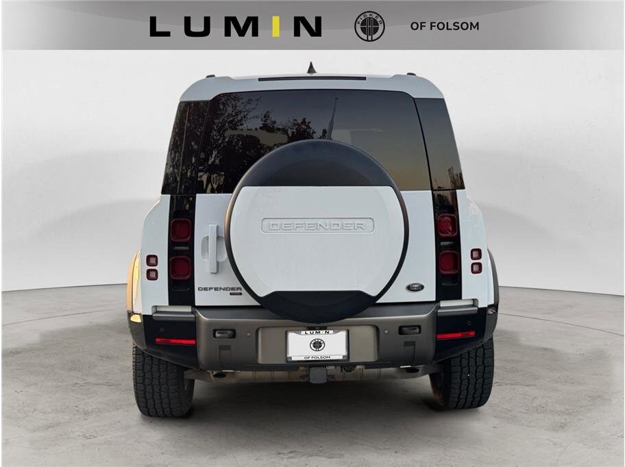 2022 Land Rover Defender 110 X-Dynamic SE photo 4