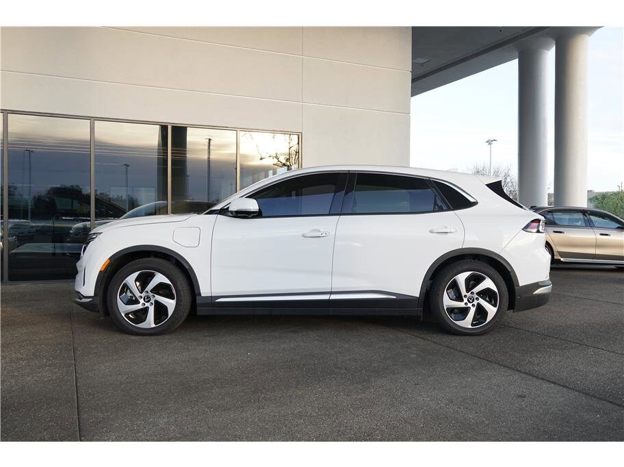 2023 Vinfast VF 8 8 photo 2