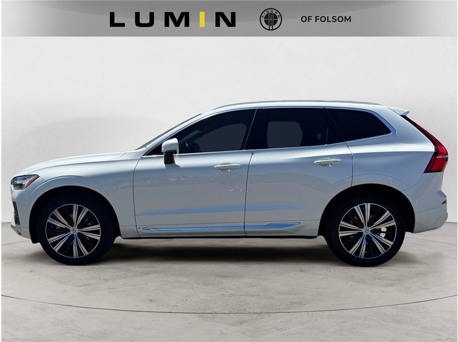 2022 Volvo XC60 B5 Inscription photo 2