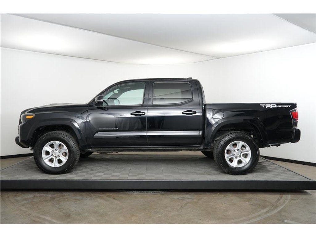 Used 2018 Toyota Tacoma TRD Sport Pickup 4D 5 ft
