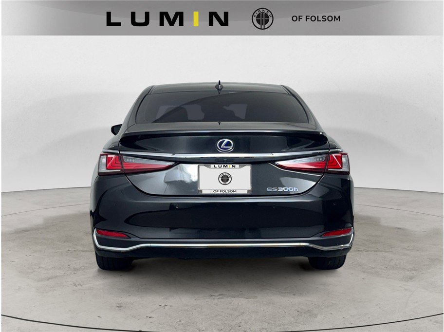 2022 Lexus ES 300h photo 4