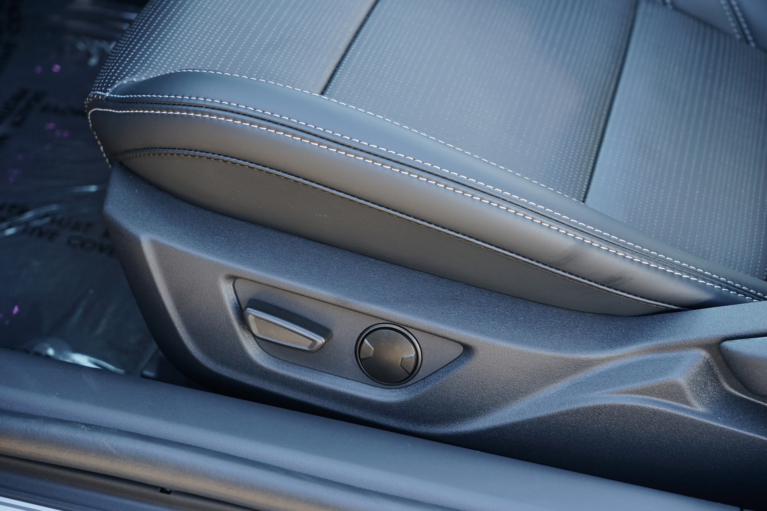 2025 Ford Mustang EcoBoost Premium Convertible - Photo 18