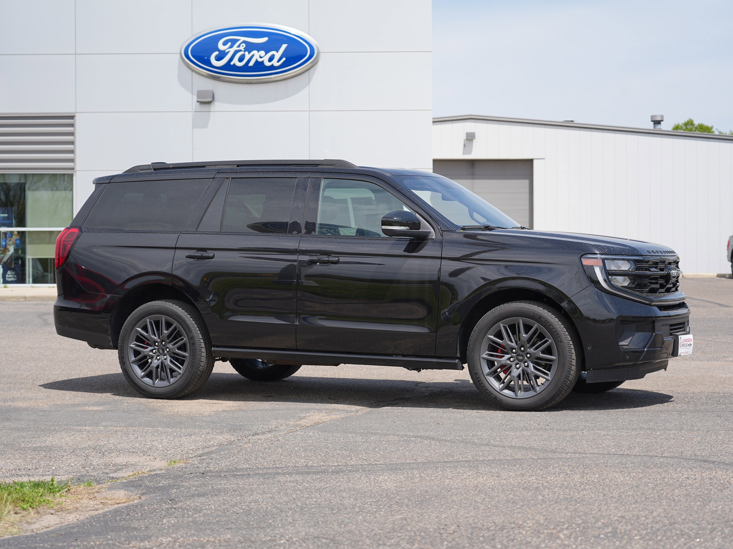 Used 2025 Ford Expedition Platinum with VIN 1FMJU1MG9SEA00683 for sale in Annandale, Minnesota