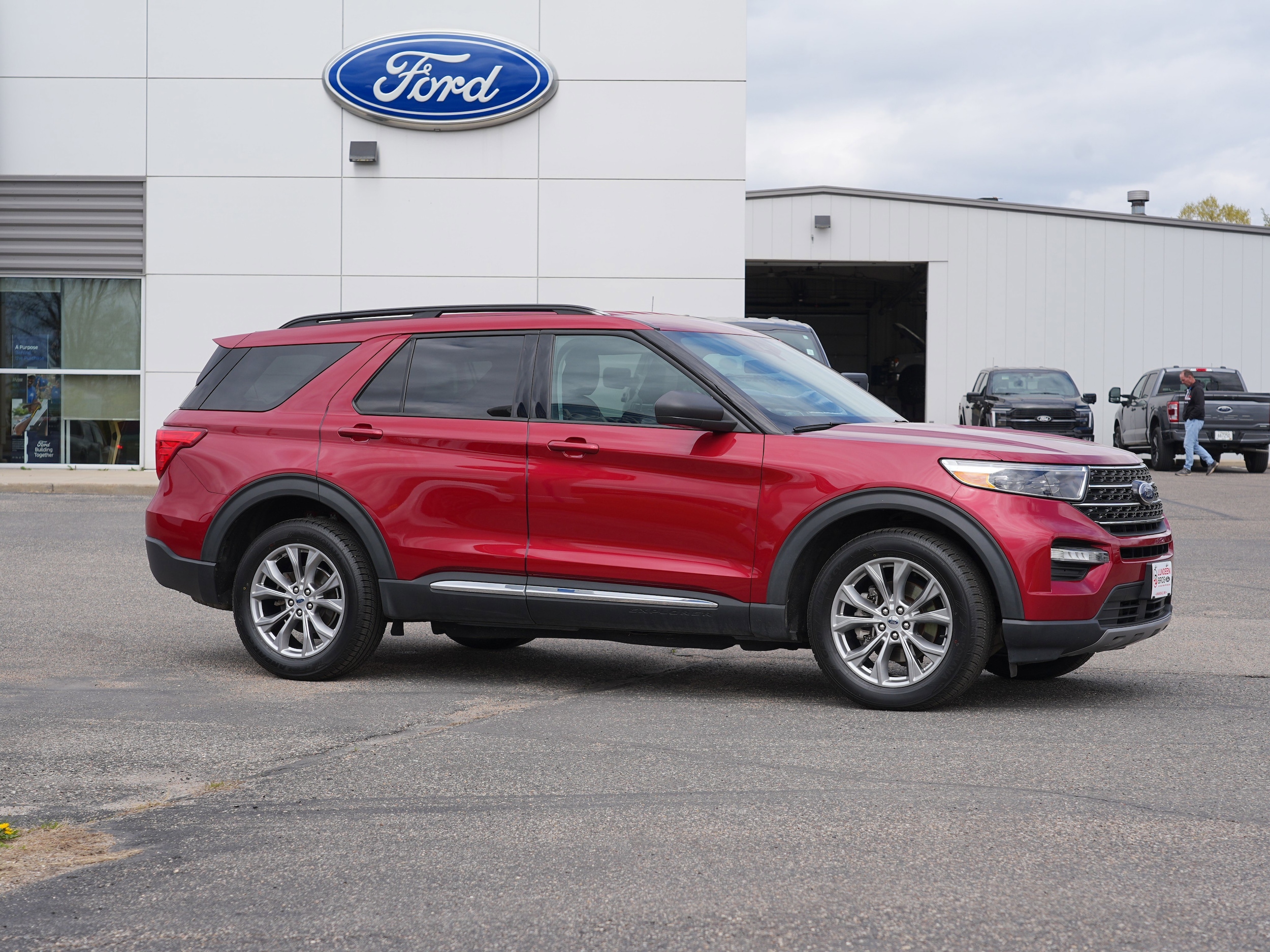 Used 2021 Ford Explorer XLT with VIN 1FMSK8DH3MGA59361 for sale in Annandale, Minnesota