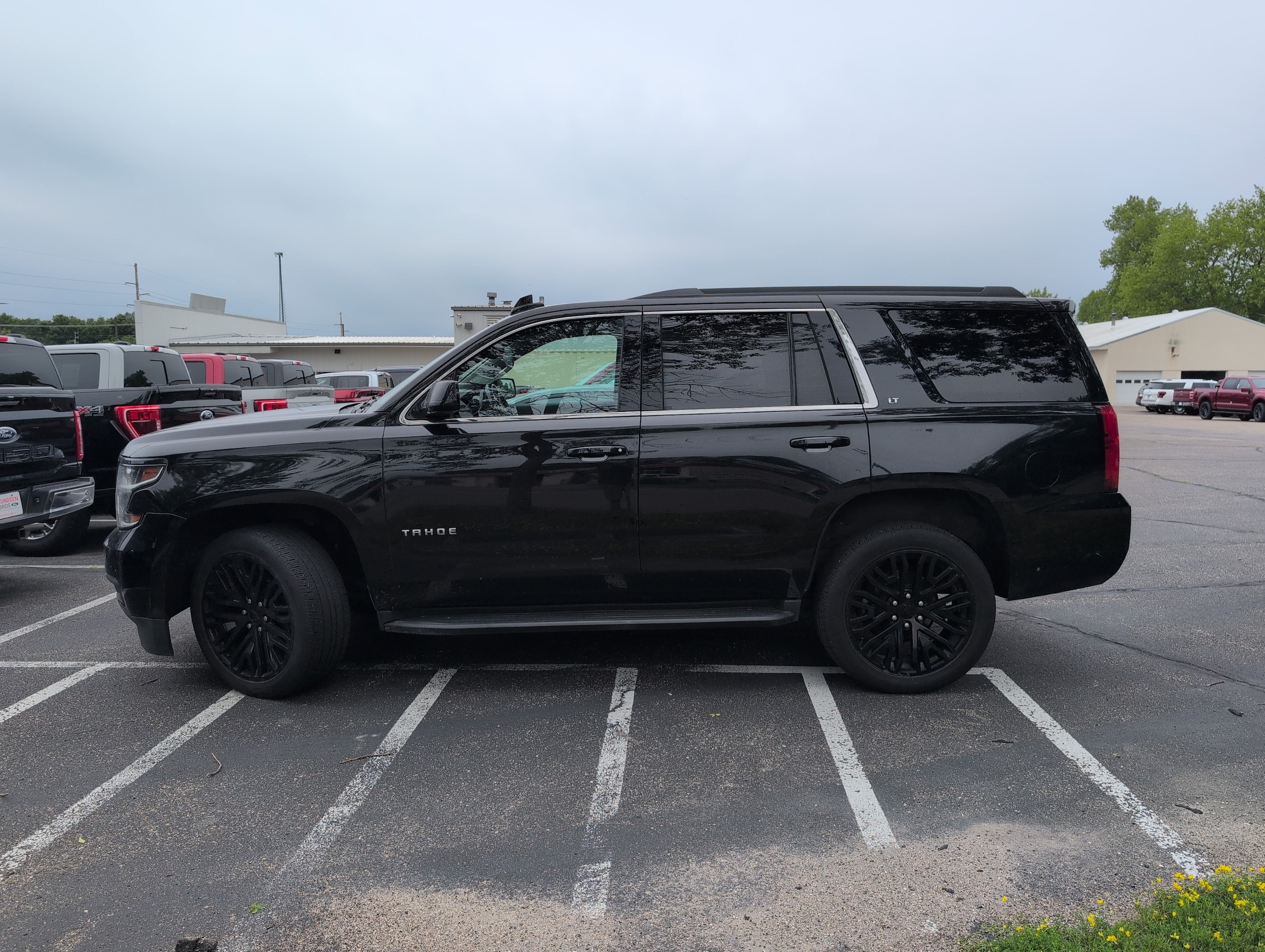 Used 2020 Chevrolet Tahoe LT with VIN 1GNSKBKC3LR280526 for sale in Annandale, Minnesota