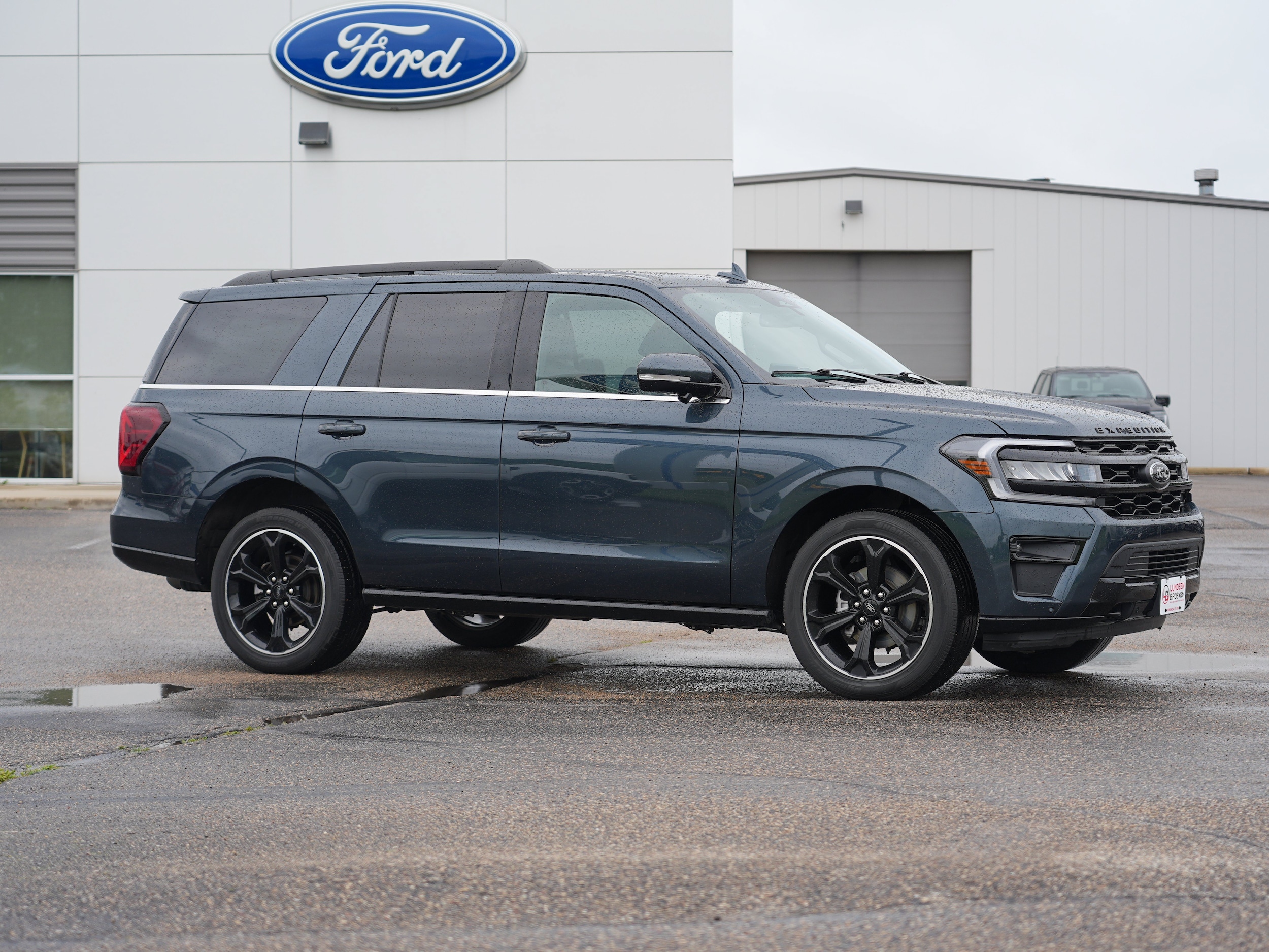 Used 2023 Ford Expedition Limited with VIN 1FMJU2A89PEA27912 for sale in Annandale, Minnesota