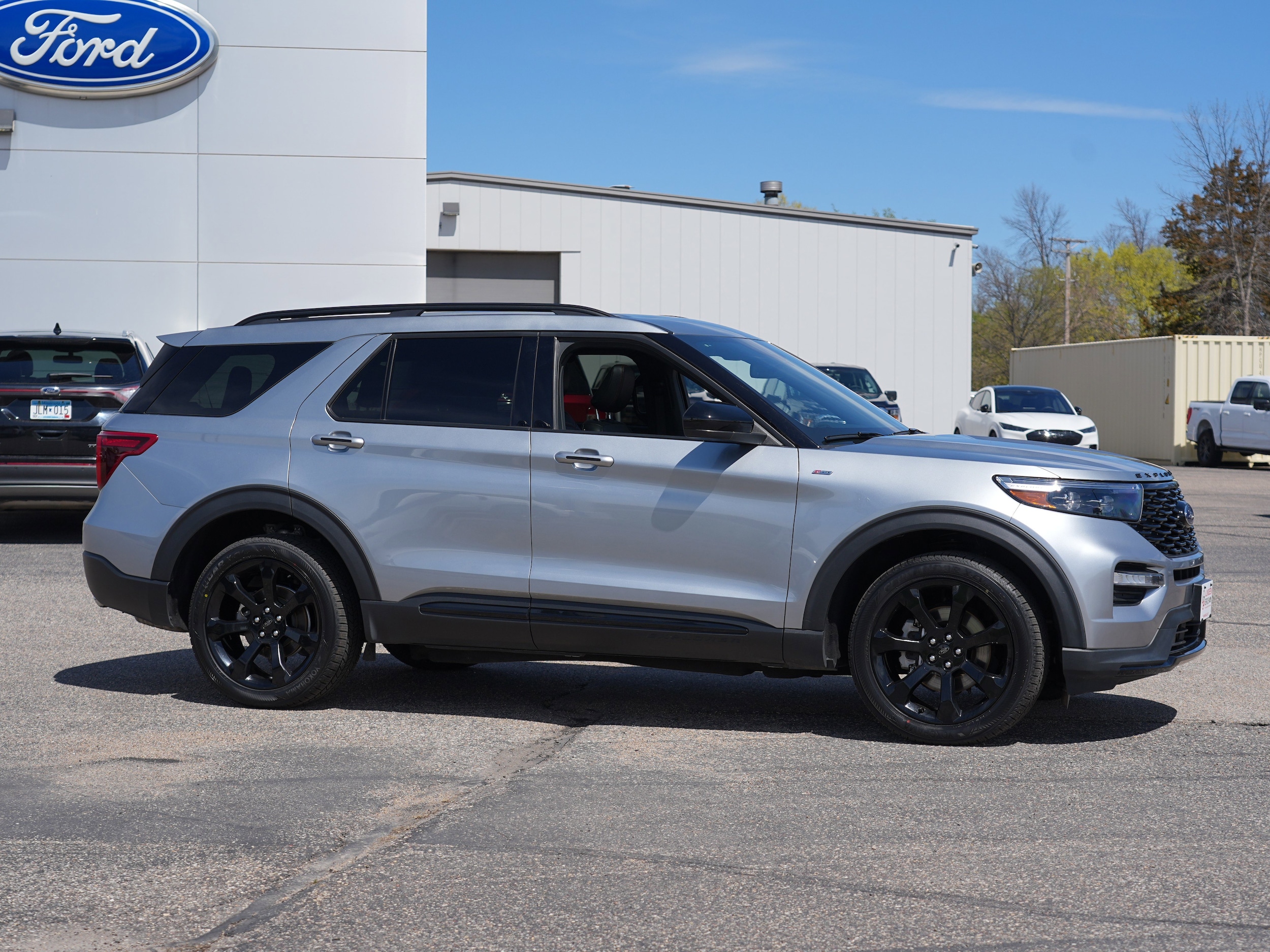 Used 2024 Ford Explorer ST-LINE with VIN 1FMSK8KH4RGA76227 for sale in Annandale, Minnesota