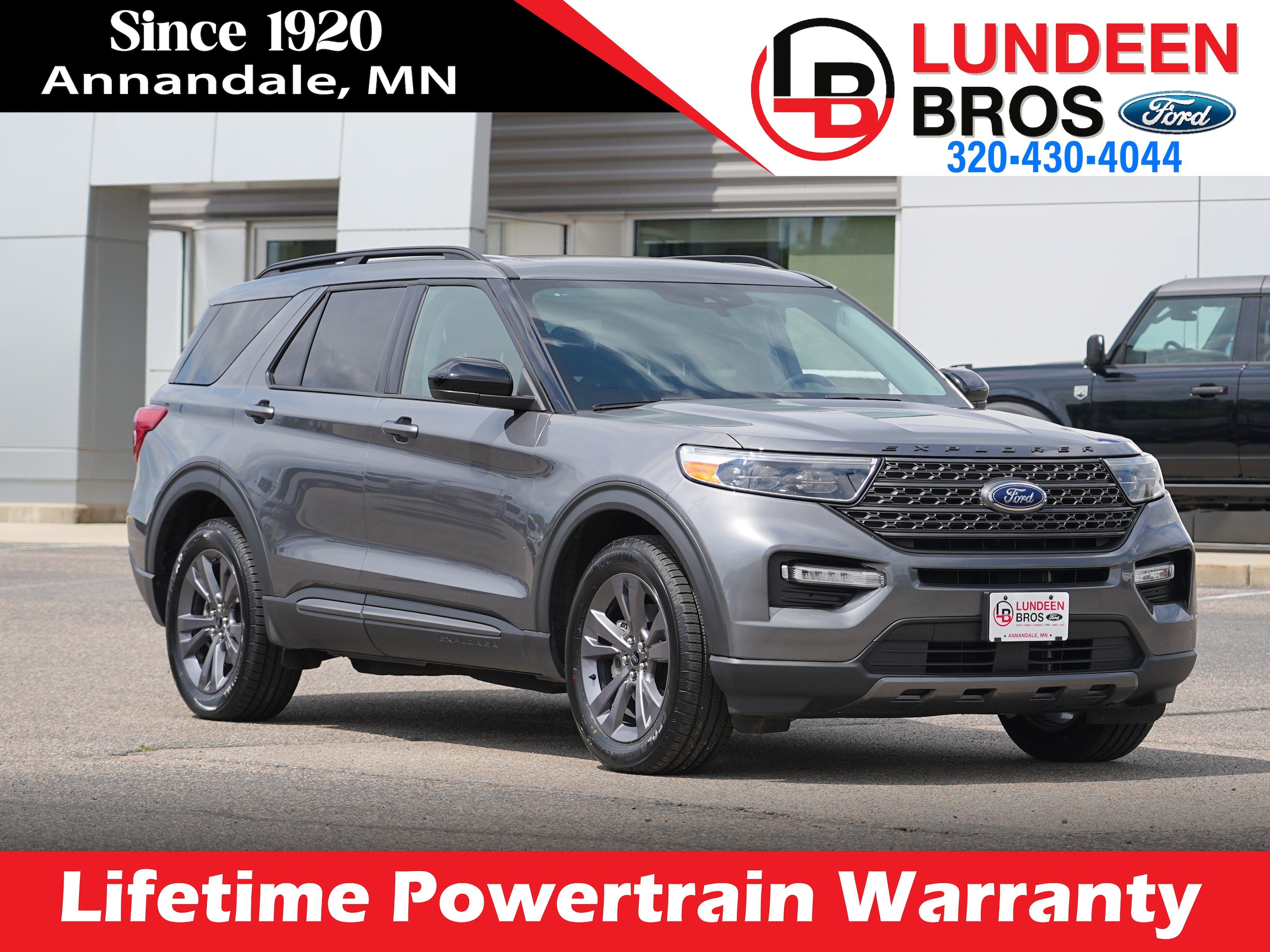 2023 Ford Explorer XLT 4WD's photo