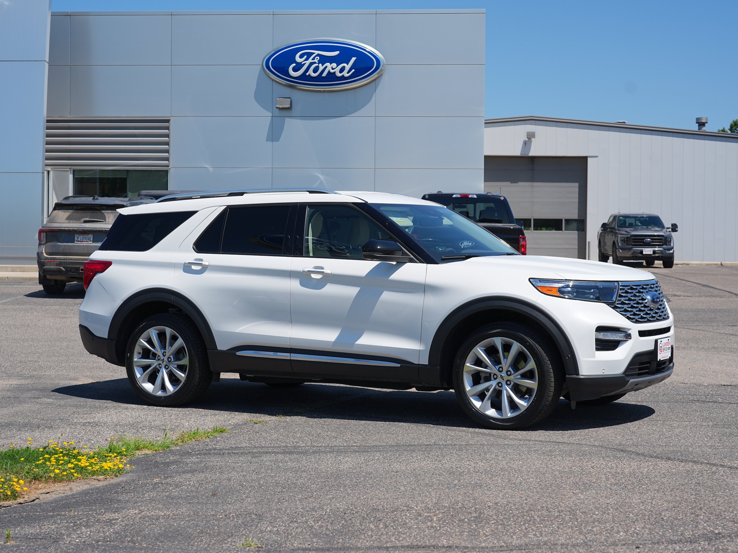 Used 2022 Ford Explorer Platinum with VIN 1FM5K8HC3NGB51843 for sale in Annandale, Minnesota