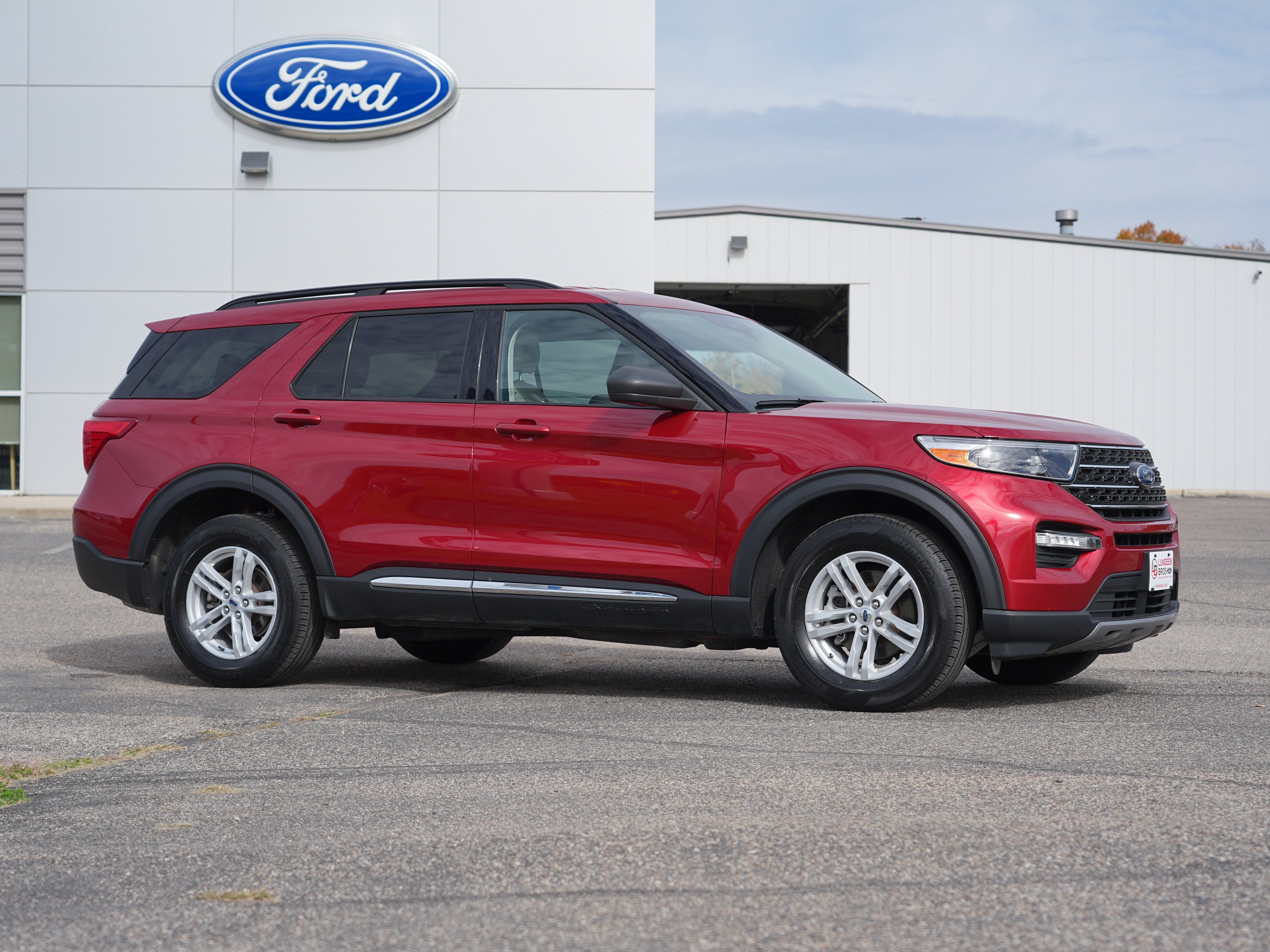 Used 2024 Ford Explorer XLT with VIN 1FMSK8DH9RGA75118 for sale in Annandale, Minnesota