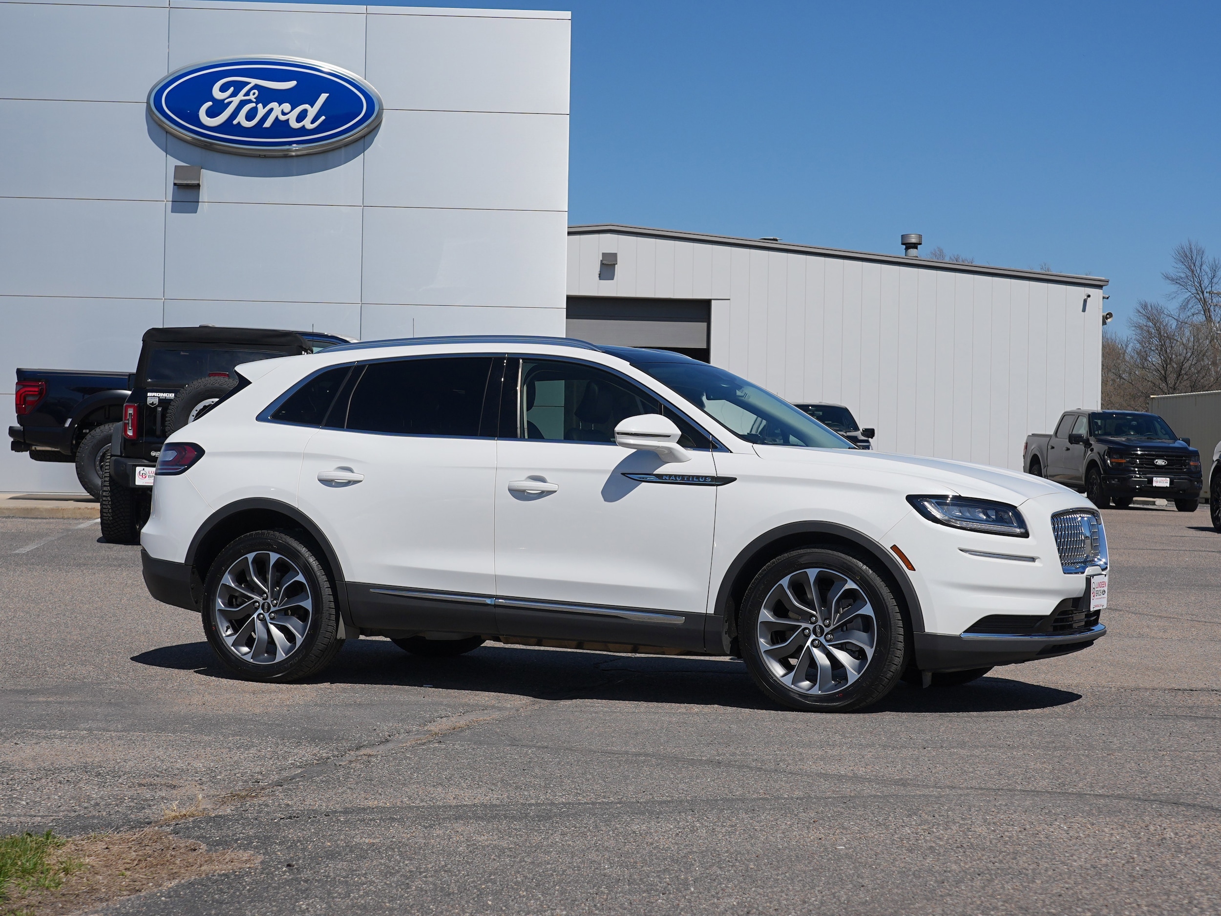Used 2022 Lincoln Nautilus Reserve with VIN 2LMPJ8K92NBL22053 for sale in Annandale, Minnesota