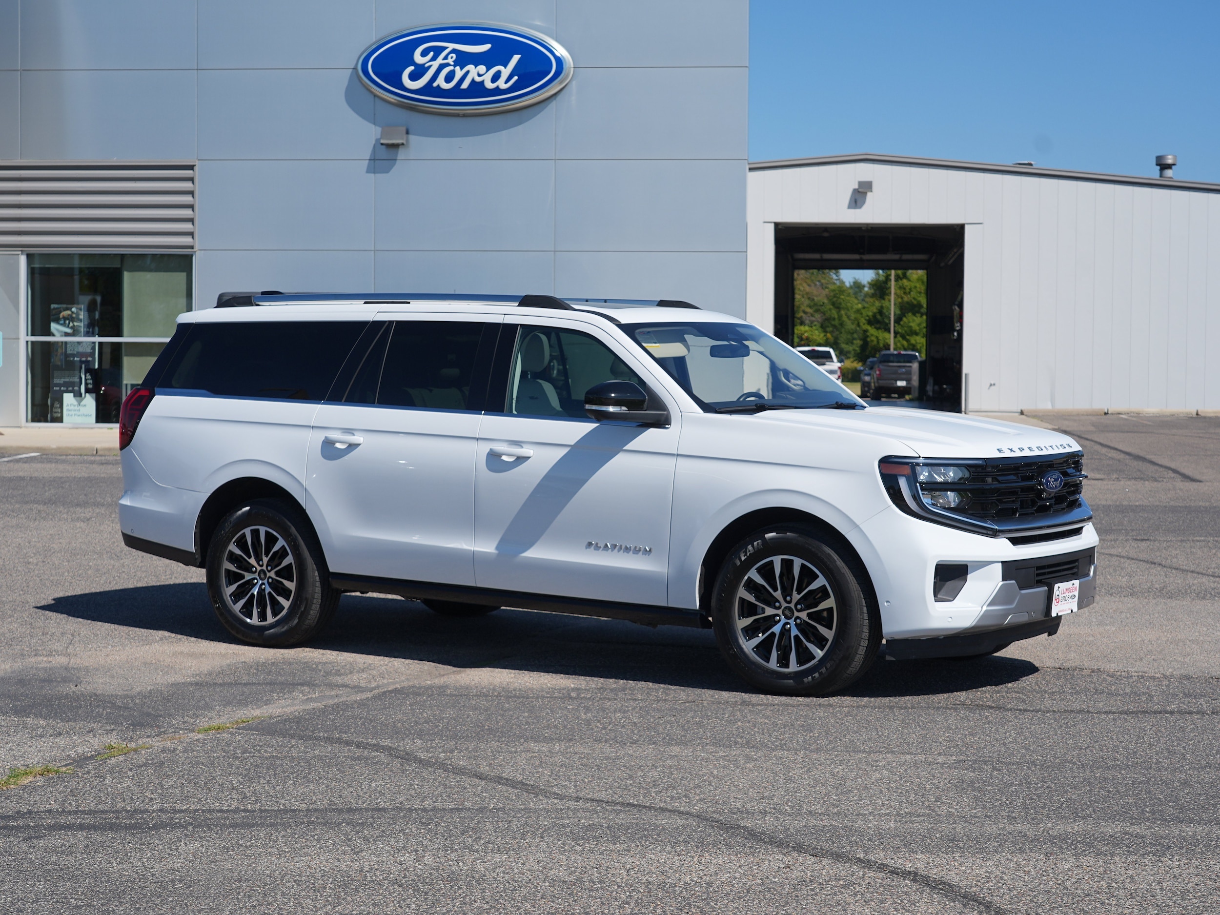 Used 2025 Ford Expedition Platinum with VIN 1FMJK1M80SEA34820 for sale in Annandale, Minnesota