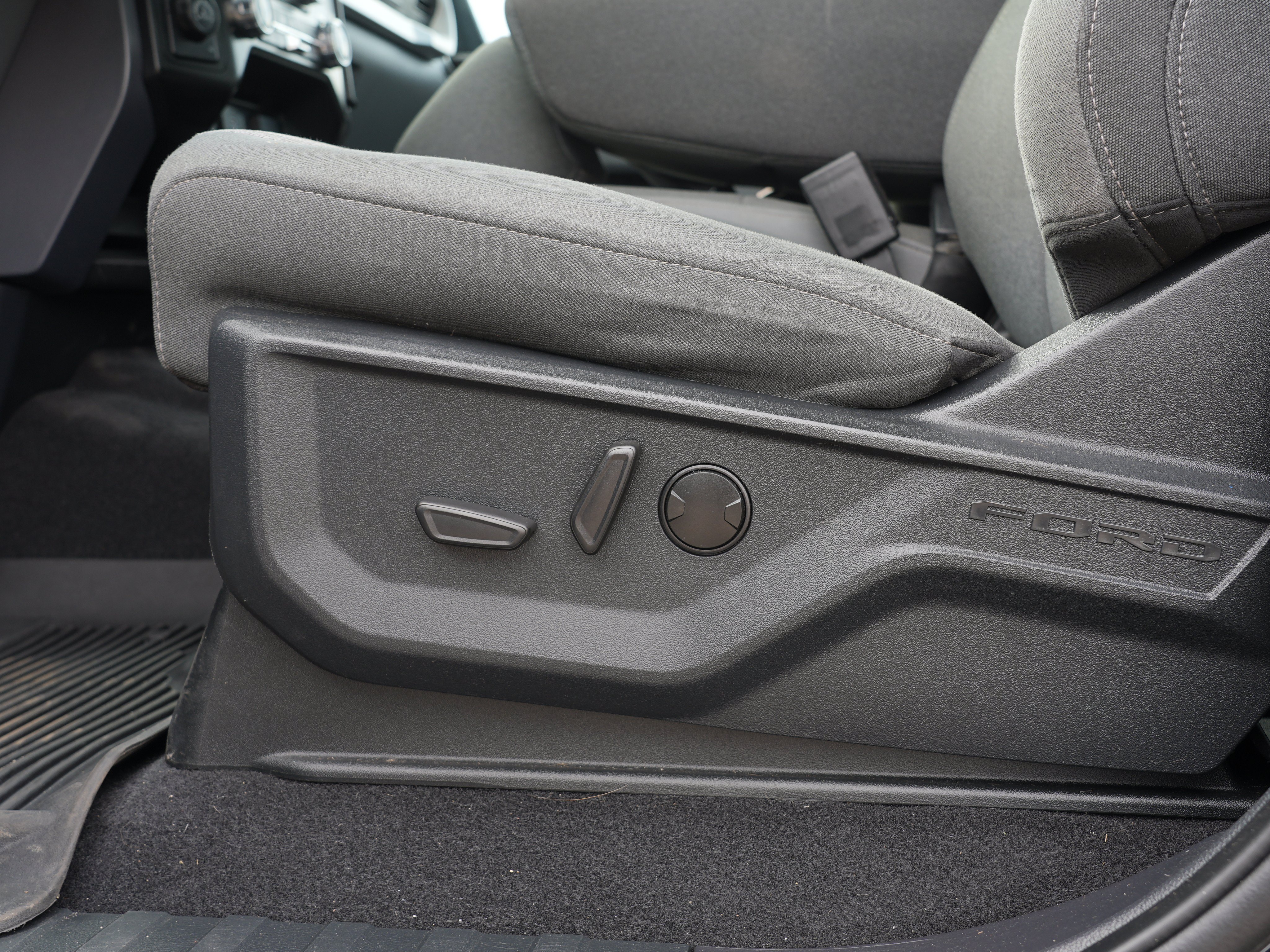 2023 Ford F-150 XLT - Photo 17