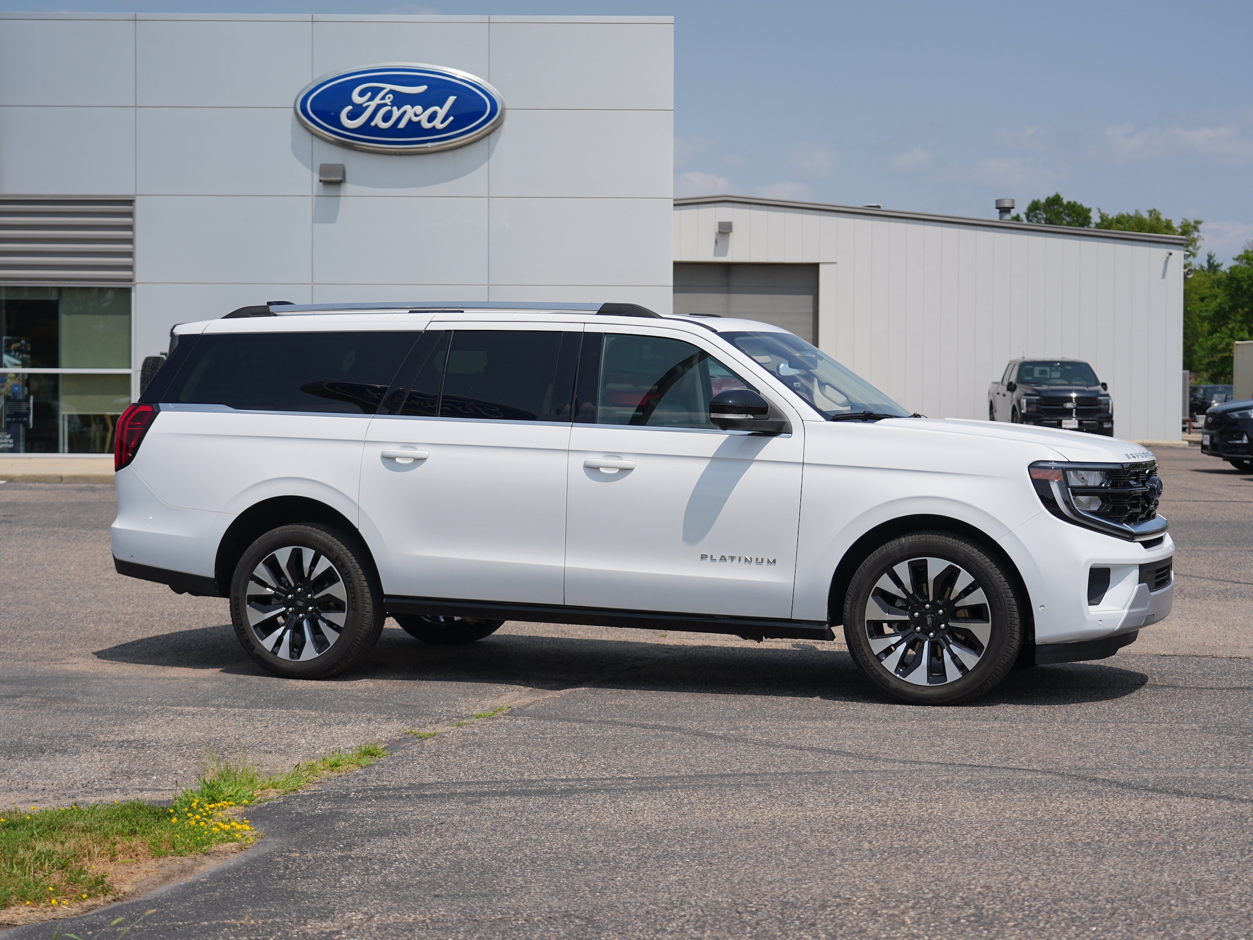 Used 2025 Ford Expedition Platinum with VIN 1FMJK1M86SEA36961 for sale in Annandale, Minnesota