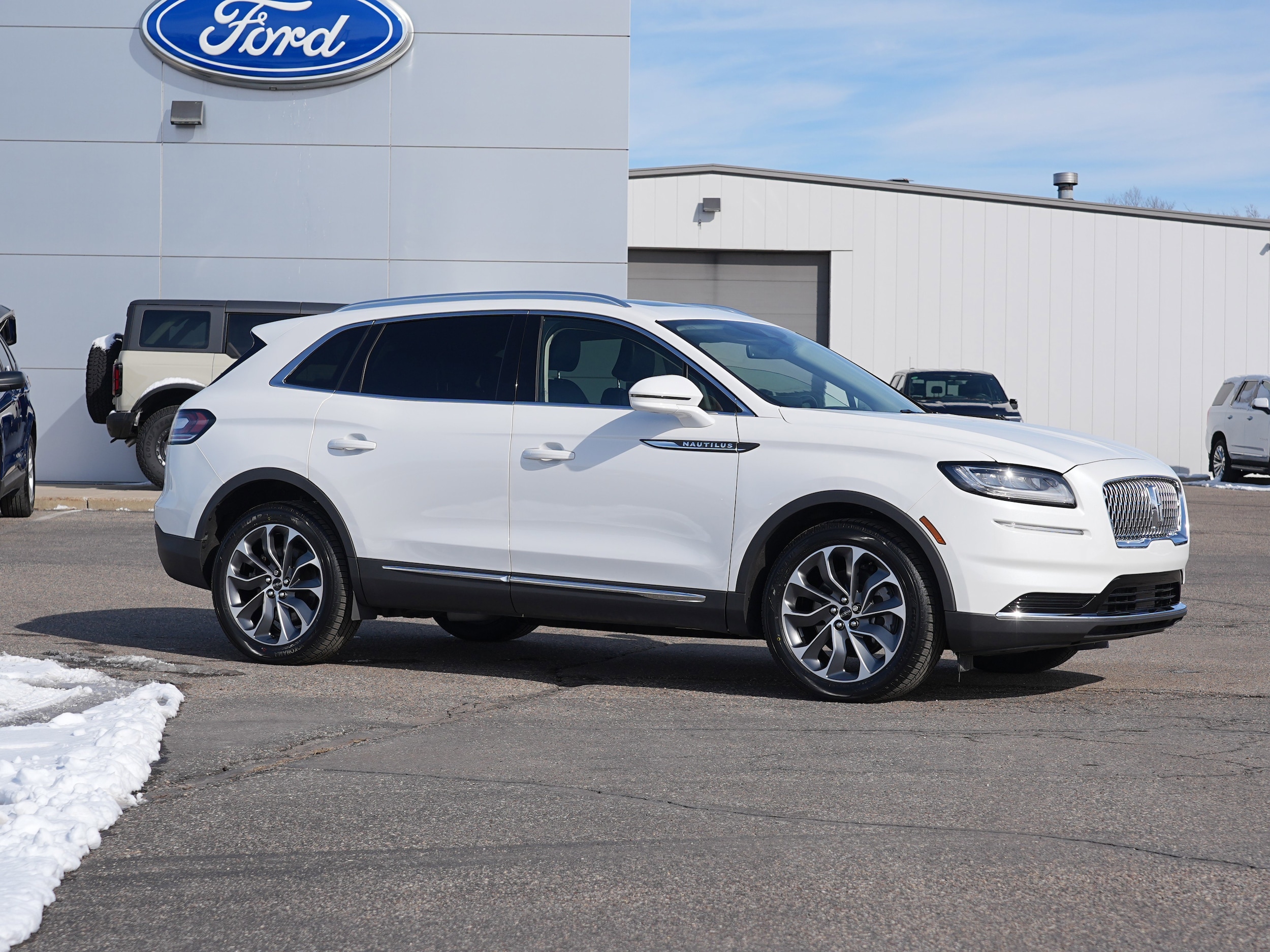 Used 2023 Lincoln Nautilus Reserve with VIN 2LMPJ8K98PBL29513 for sale in Annandale, Minnesota