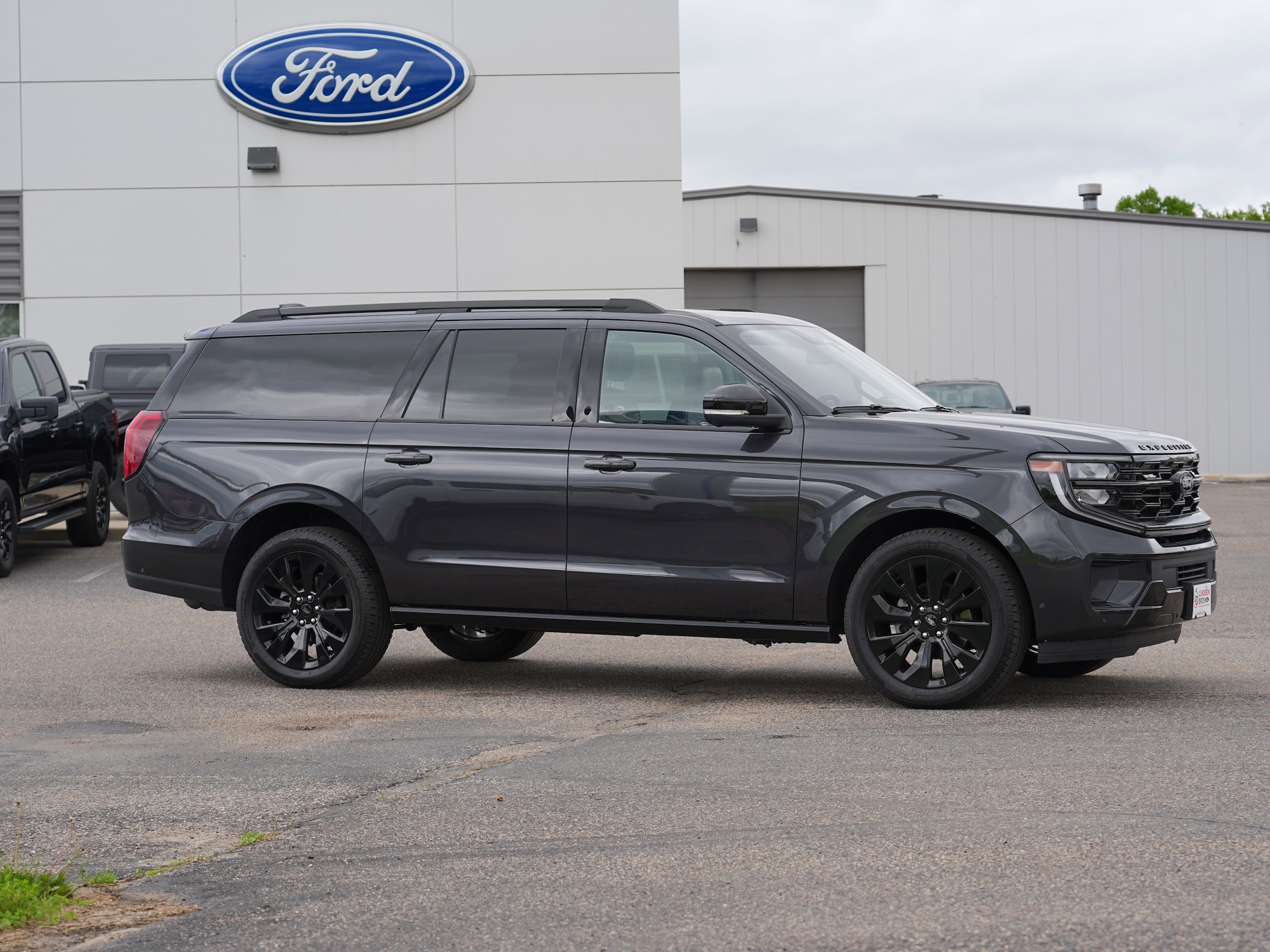 Used 2025 Ford Expedition Platinum with VIN 1FMJK1M81SEA01213 for sale in Annandale, Minnesota