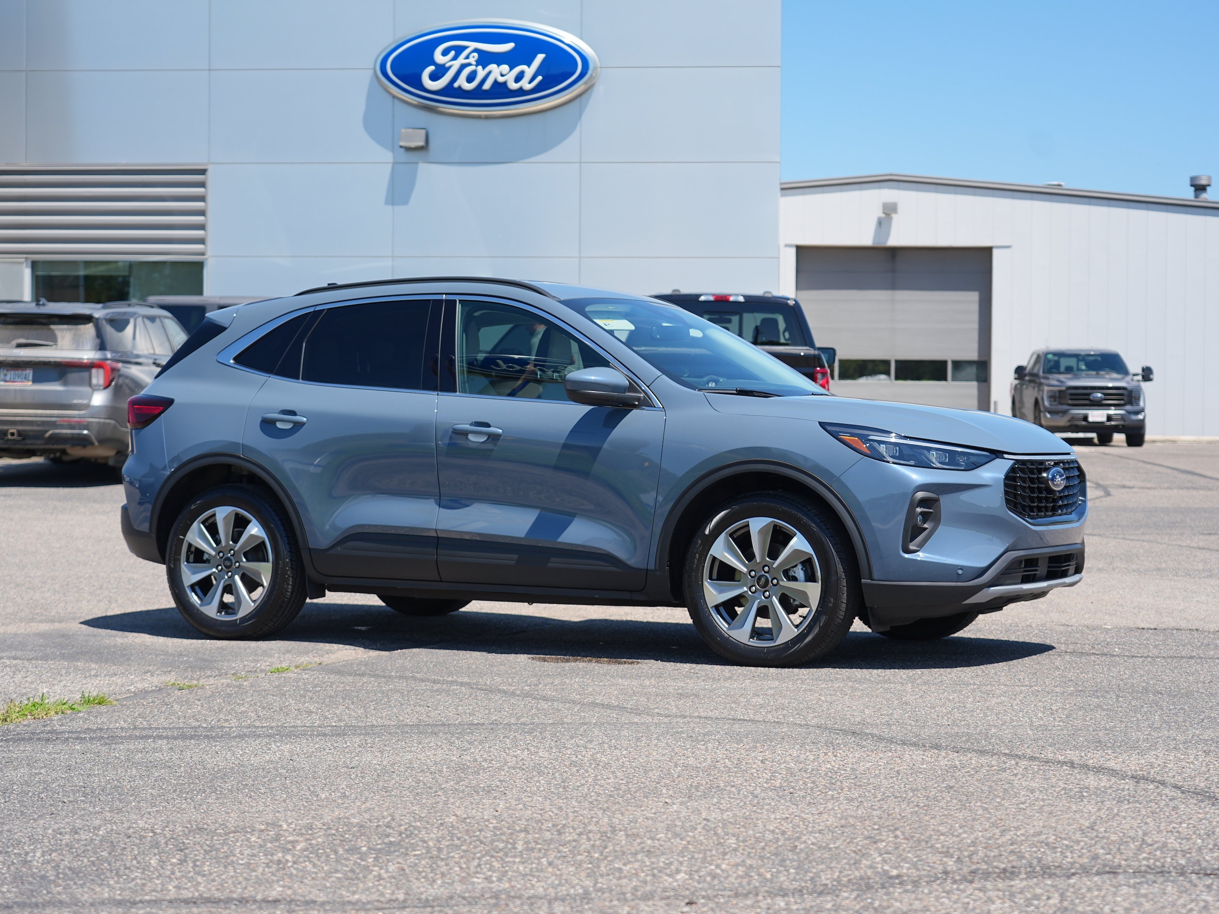 Used 2025 Ford Escape Hybrid Platinum with VIN 1FMCU9JZ8SUA08910 for sale in Annandale, Minnesota
