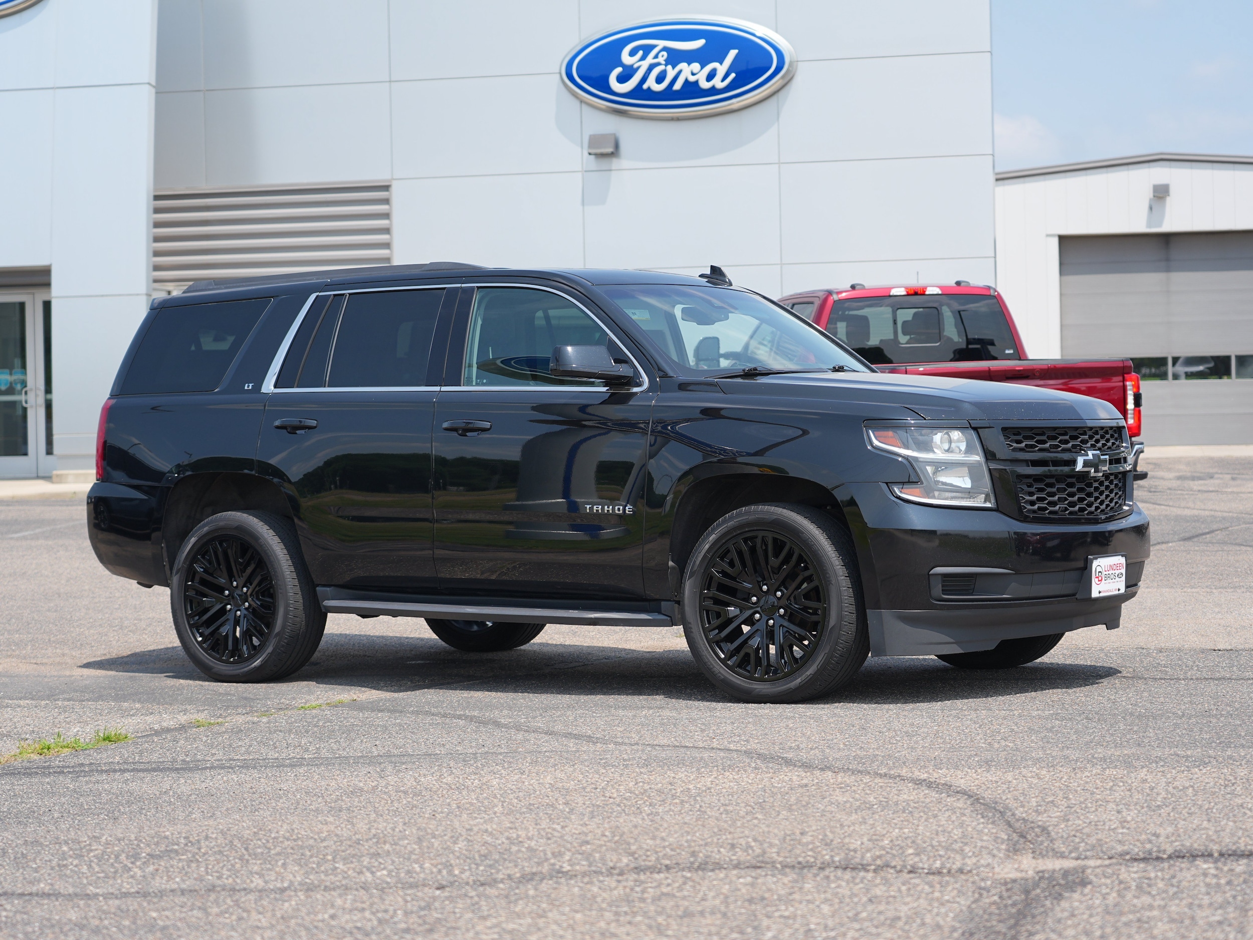 Used 2020 Chevrolet Tahoe LT with VIN 1GNSKBKC3LR280526 for sale in Annandale, Minnesota