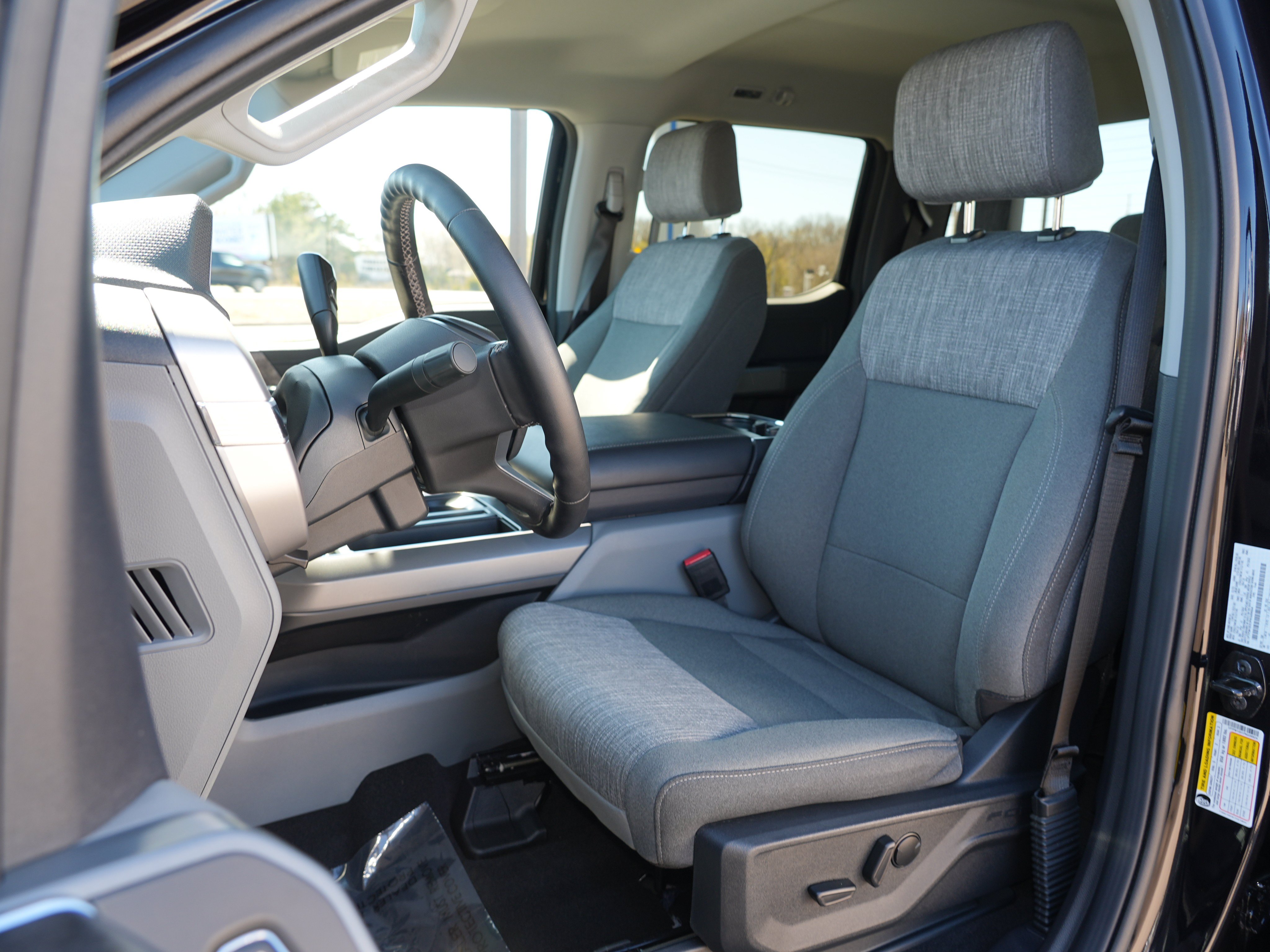 2023 Ford F-150 XLT - Photo 14