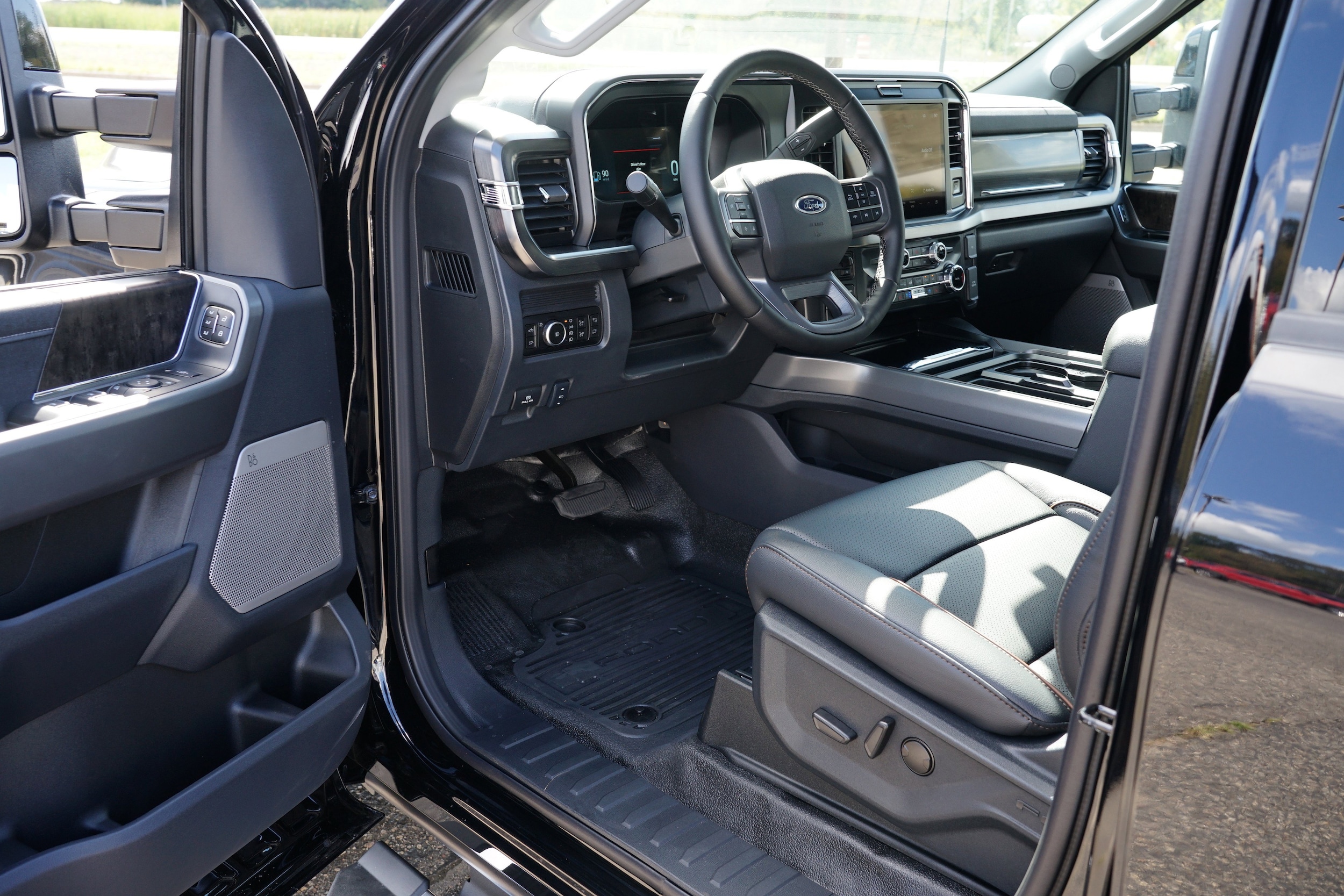 2026 Ford F-350 Super Duty Lariat - Photo 15