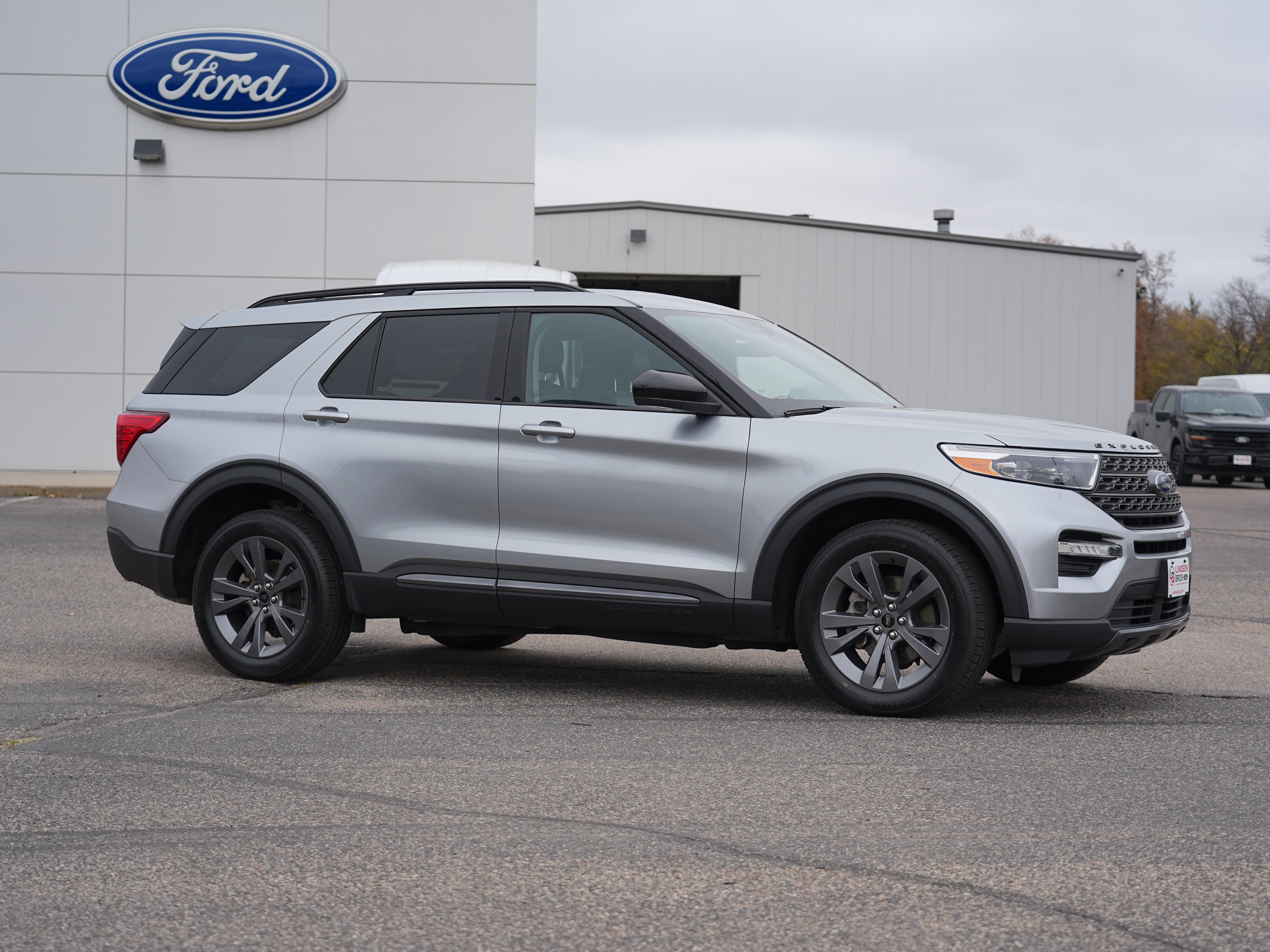 Used 2024 Ford Explorer XLT with VIN 1FMSK8DH9RGA77435 for sale in Annandale, Minnesota
