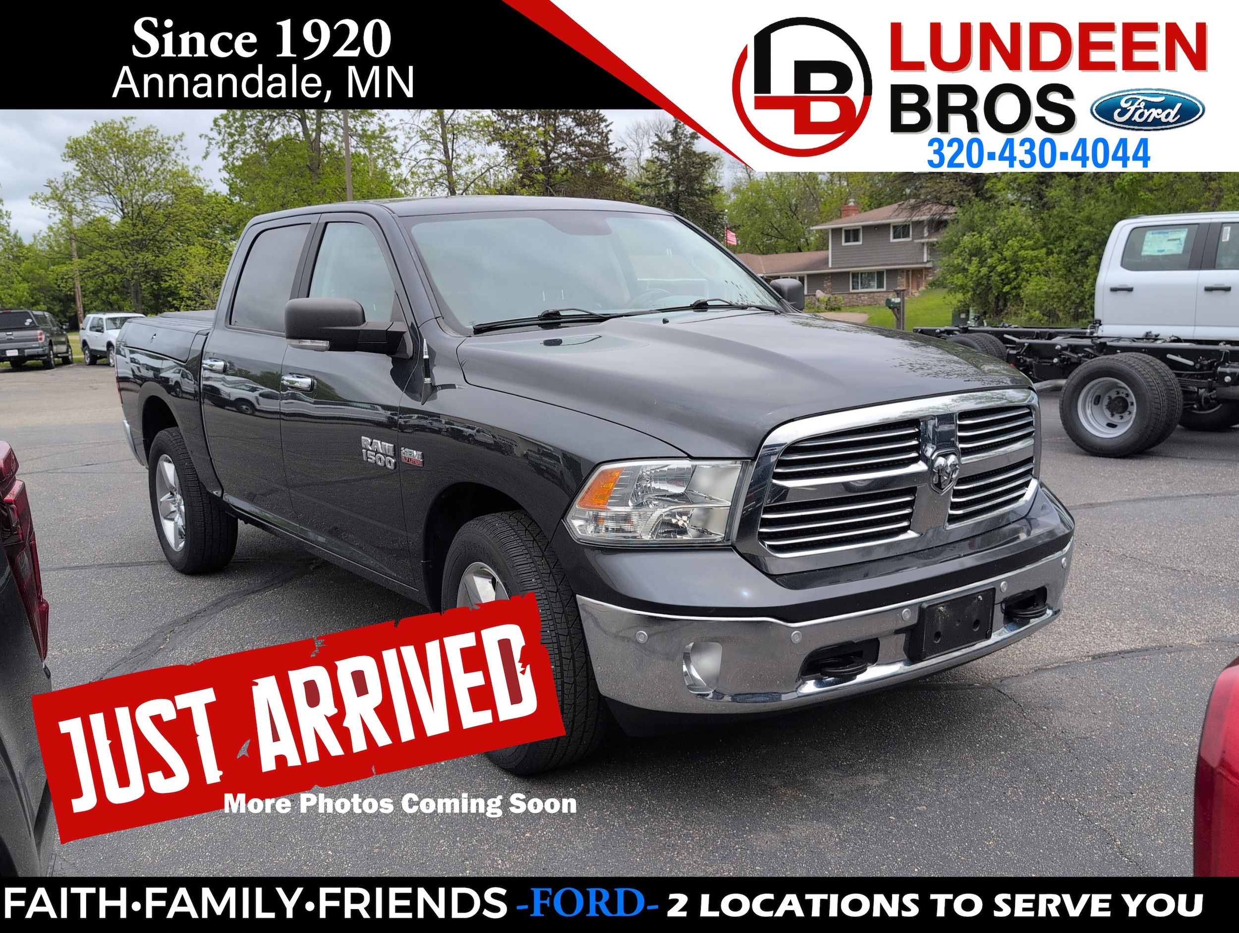 2017 RAM 1500 Big Horn 4x4 Crew Cab 5'7's photo