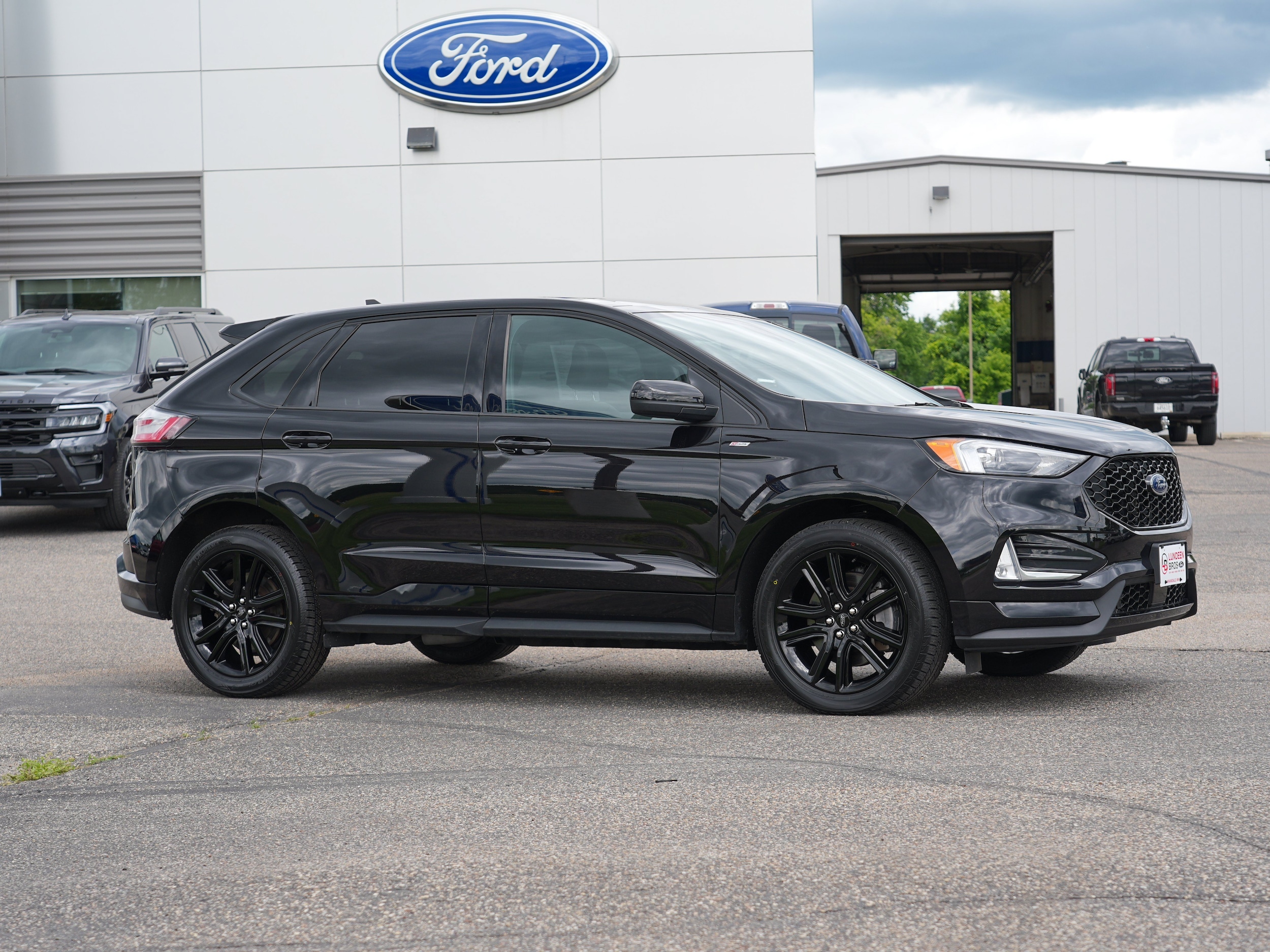Used 2024 Ford Edge ST-Line with VIN 2FMPK4J92RBA46742 for sale in Annandale, Minnesota