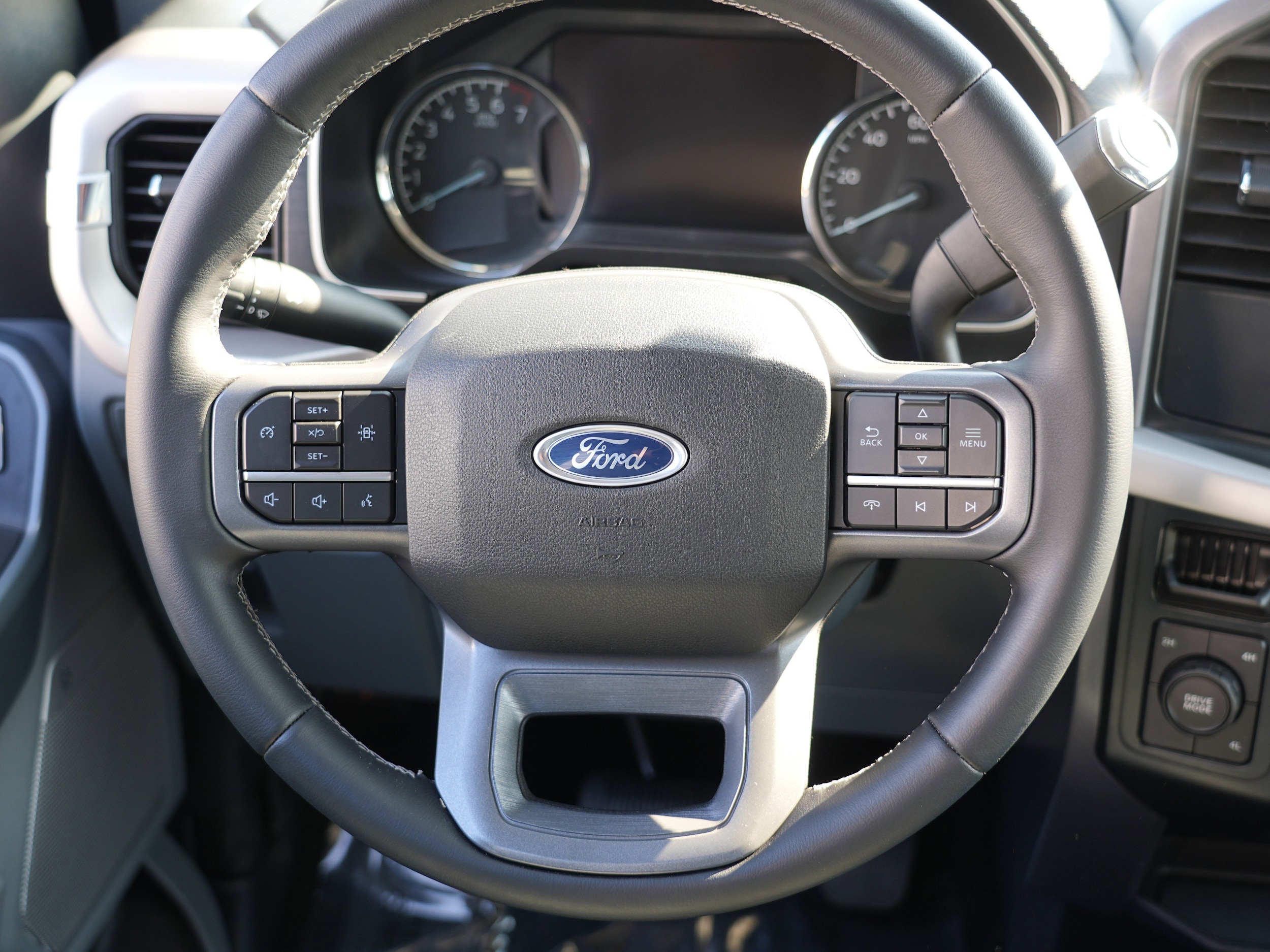 2023 Ford F-150 XLT - Photo 23