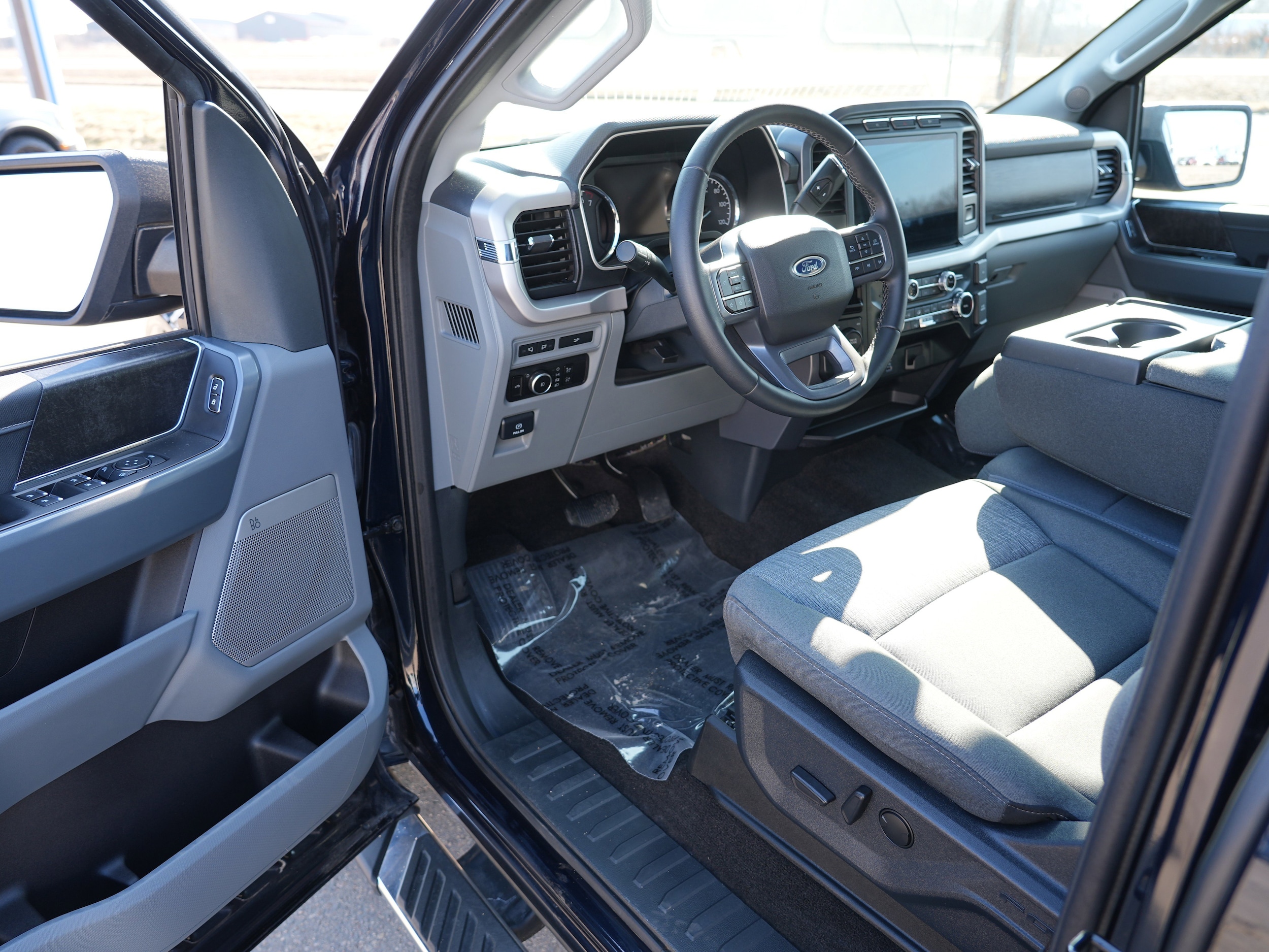 2023 Ford F-150 XLT - Photo 13