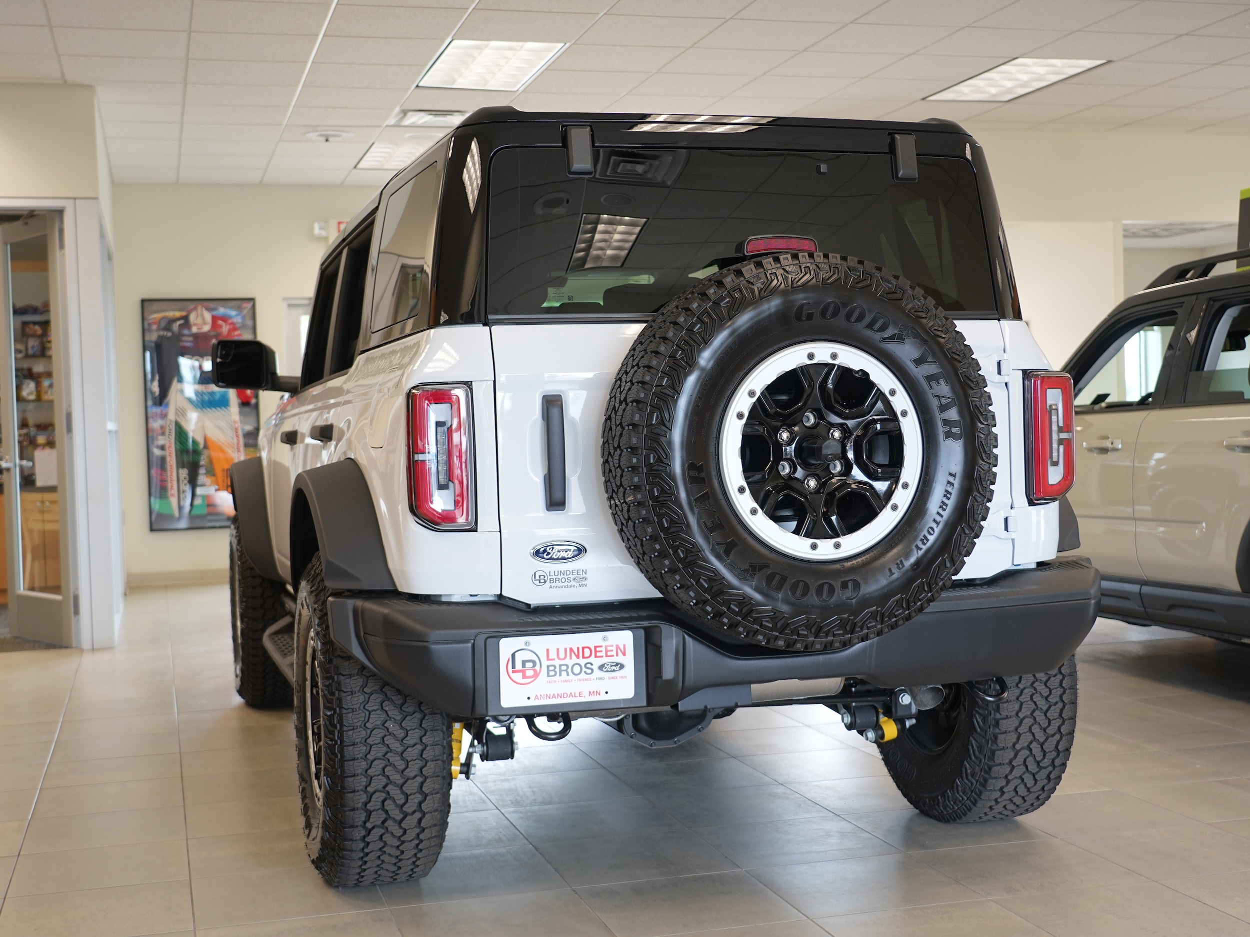 2025 Ford Bronco 4-Door Badlands - Photo 4