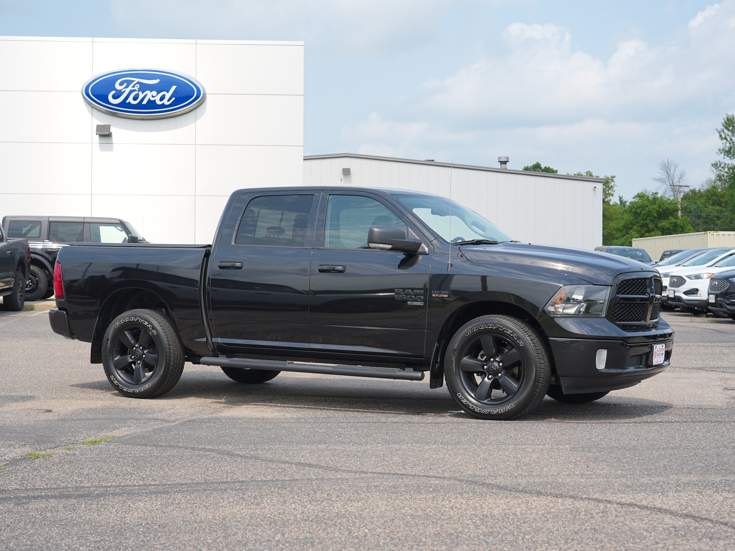 Used 2019 RAM Ram 1500 Classic Big Horn with VIN 1C6RR7LT9KS569407 for sale in Annandale, Minnesota