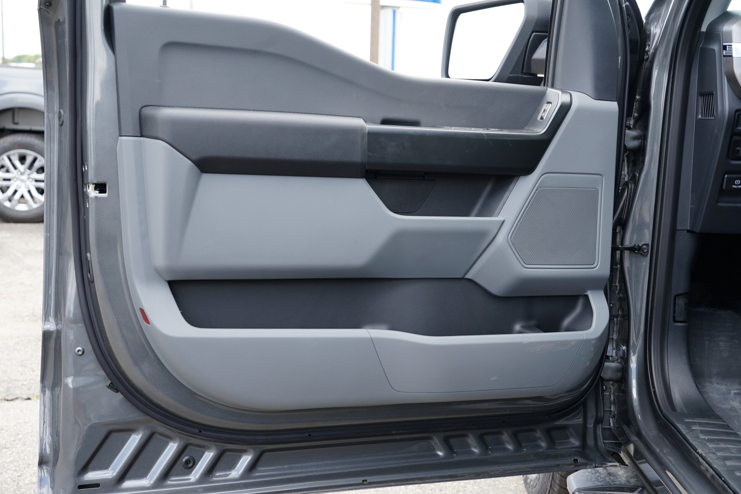 2025 Ford F-150 XL - Photo 14