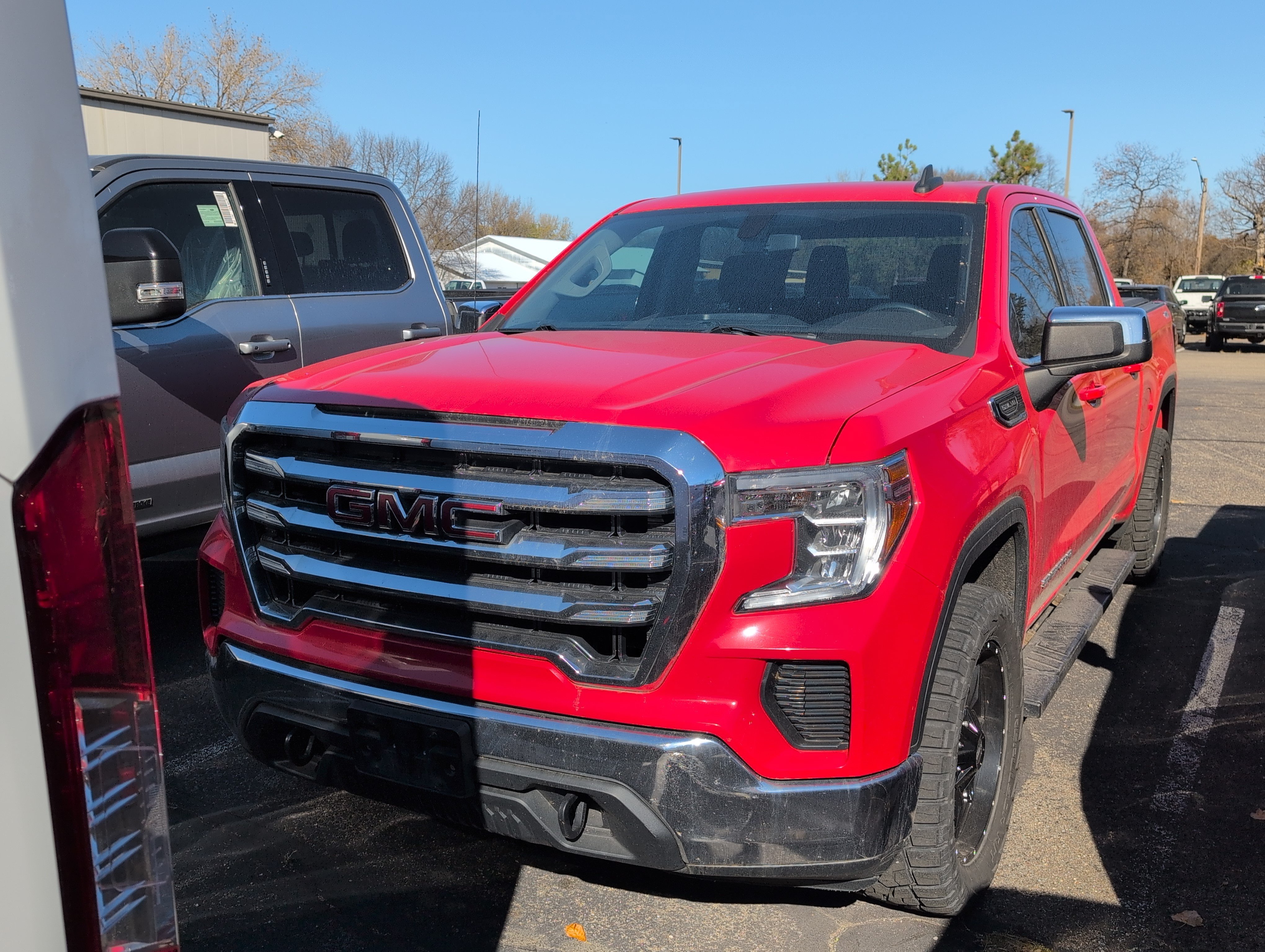 Used 2019 GMC Sierra 1500 SLE with VIN 1GTU9BED7KZ358452 for sale in Annandale, Minnesota