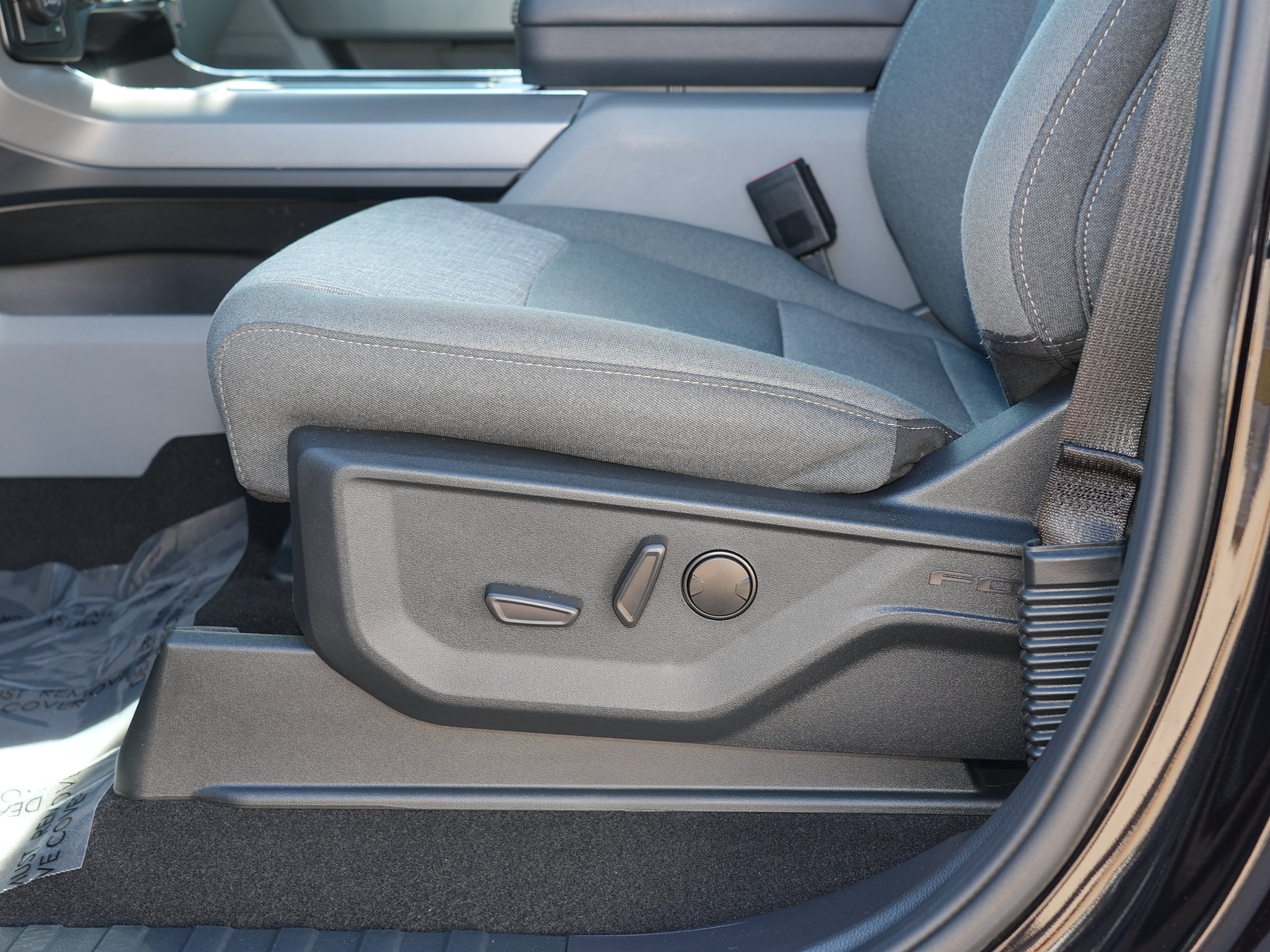 2023 Ford F-150 XLT - Photo 17