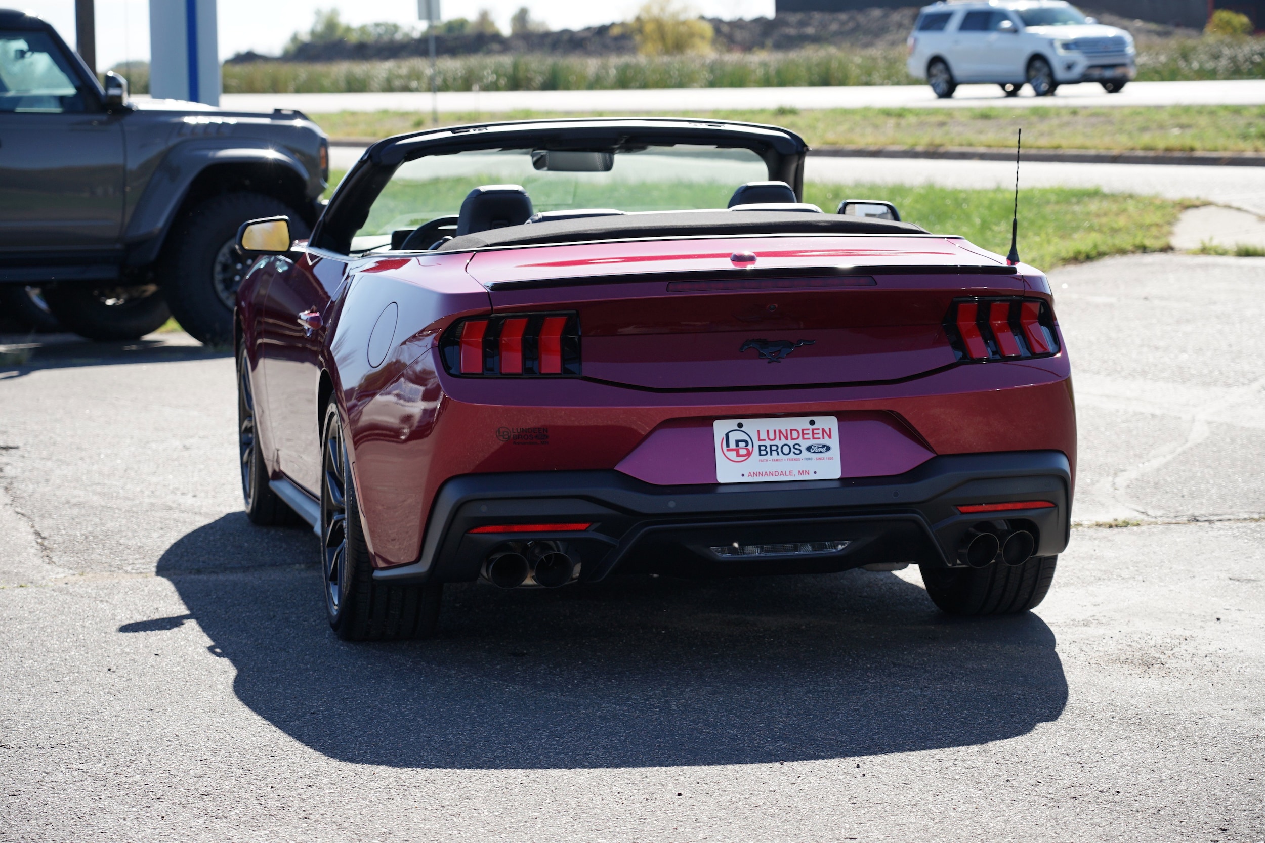 2025 Ford Mustang EcoBoost Premium Convertible - Photo 6