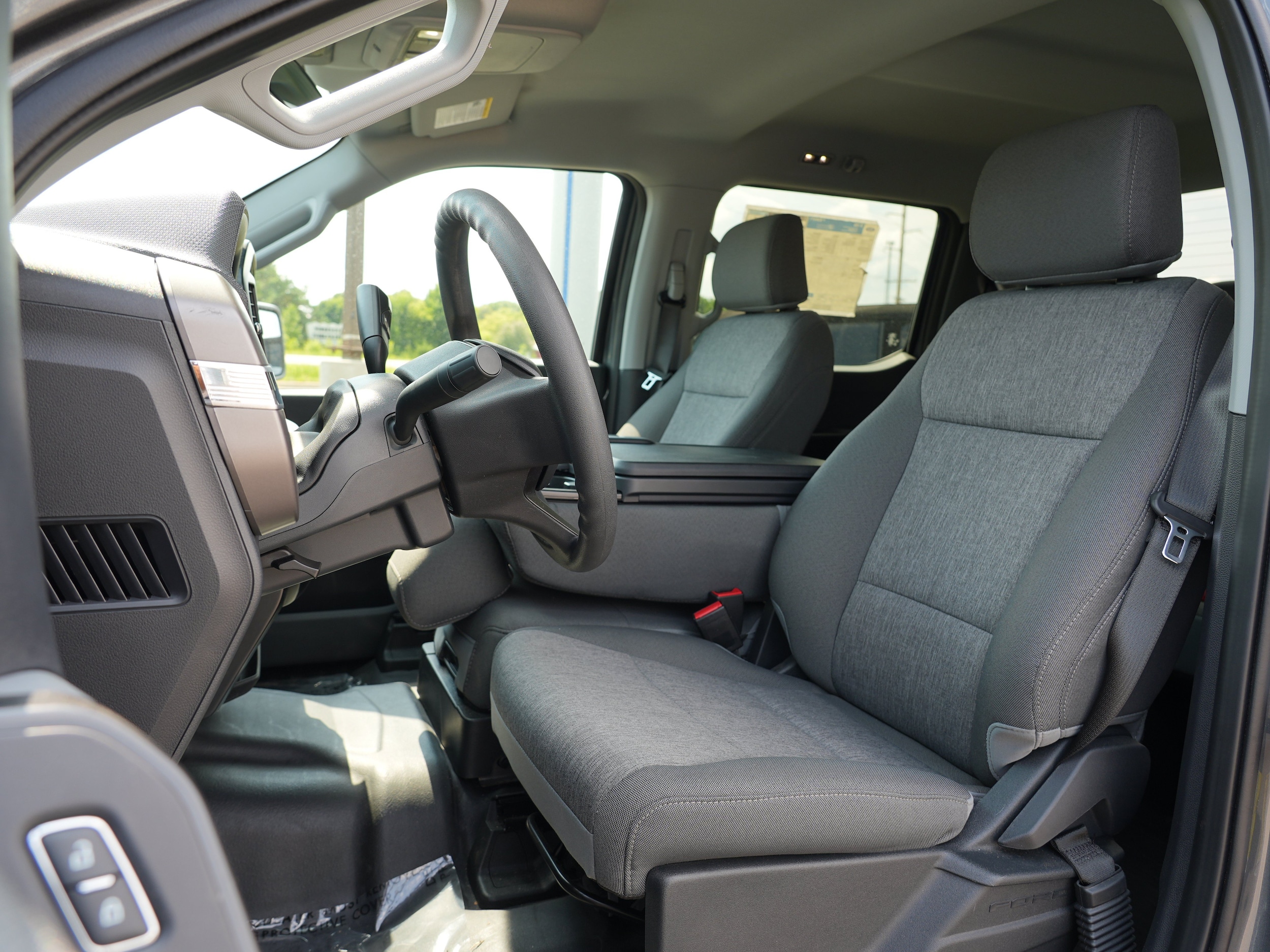 2025 Ford F-150 XL - Photo 14