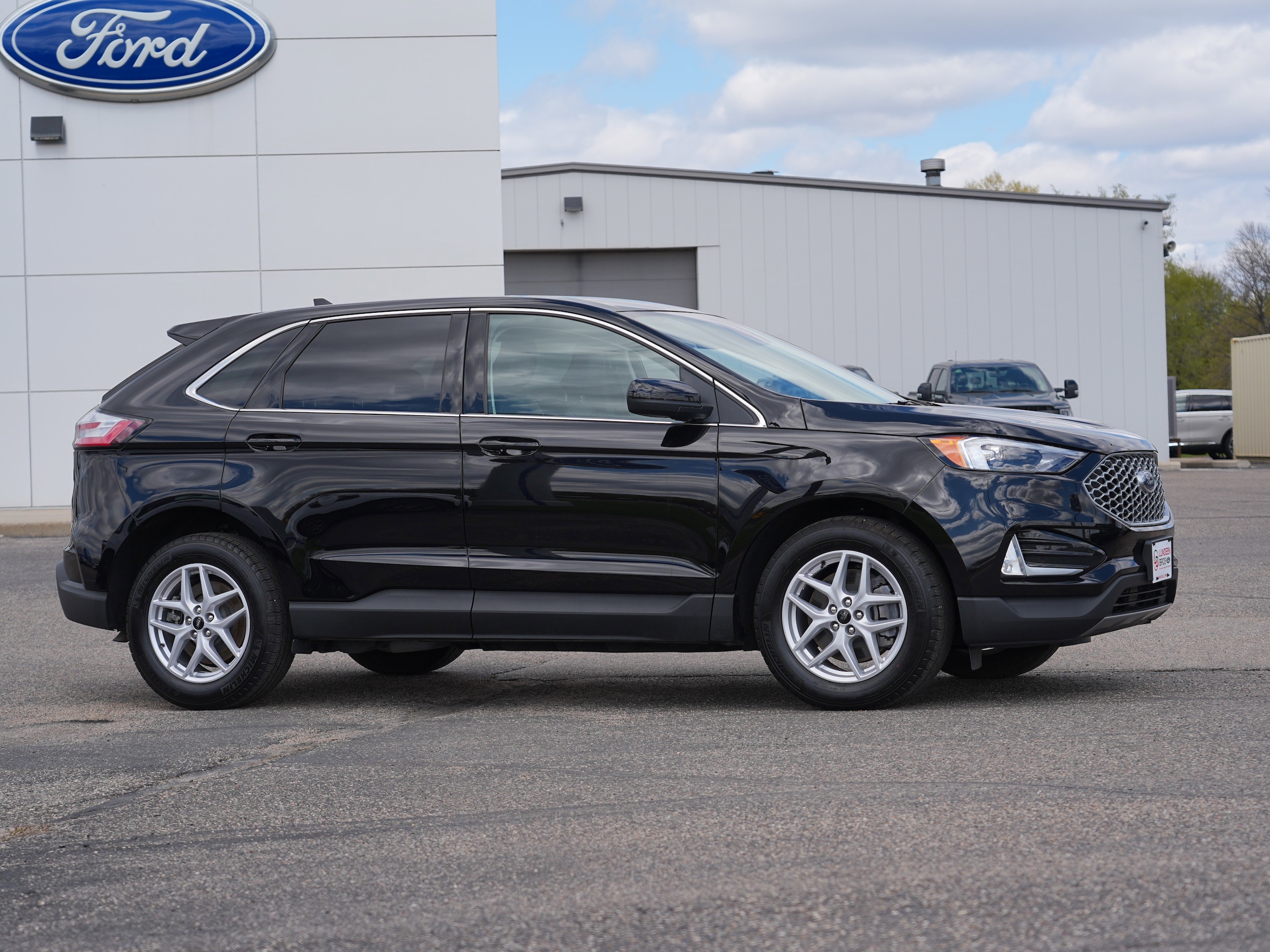 Used 2024 Ford Edge SEL with VIN 2FMPK4J9XRBA62767 for sale in Annandale, Minnesota