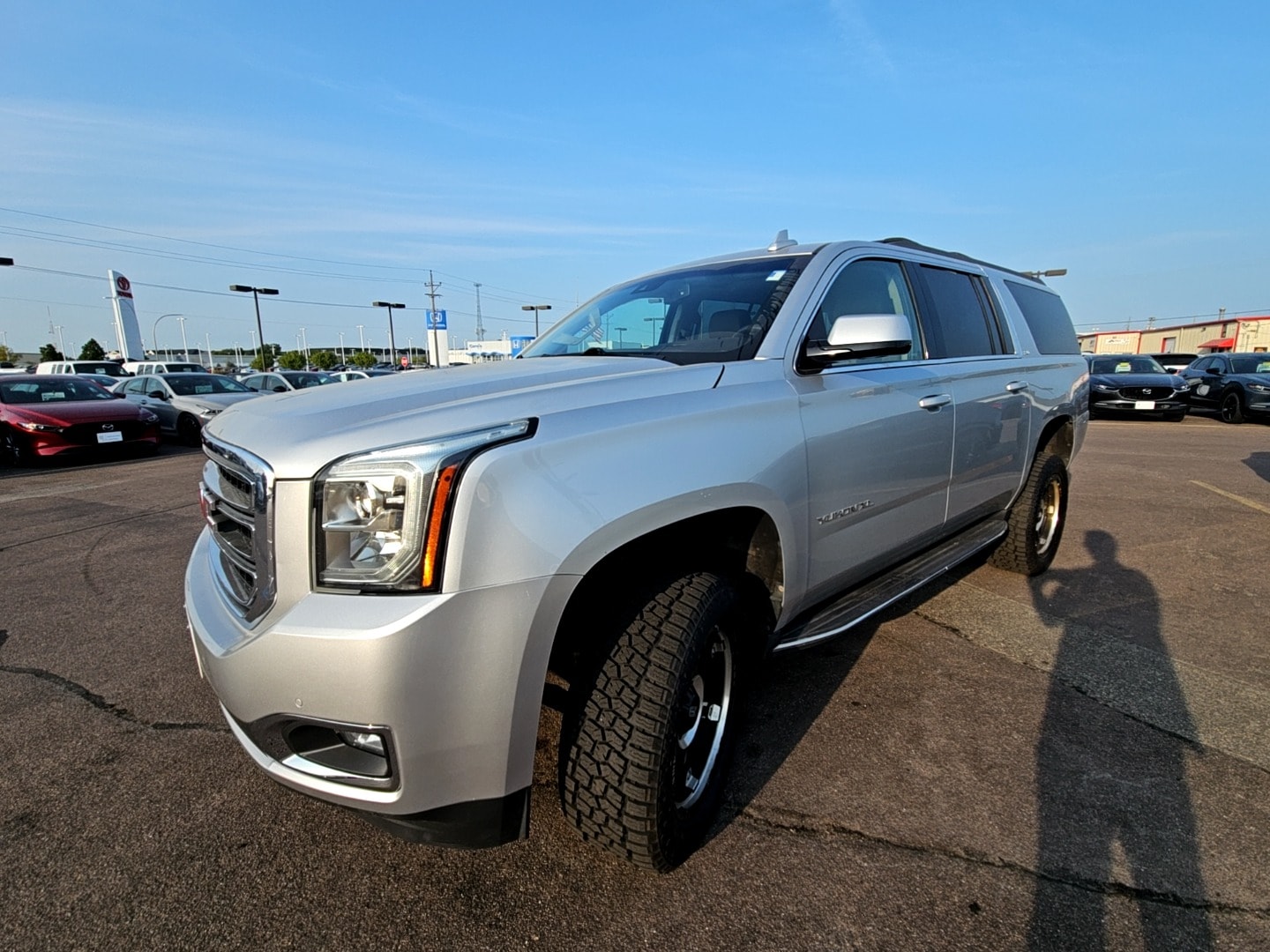 Used 2017 GMC Yukon XL SLT with VIN 1GKS2GKC9HR176740 for sale in Fargo, ND