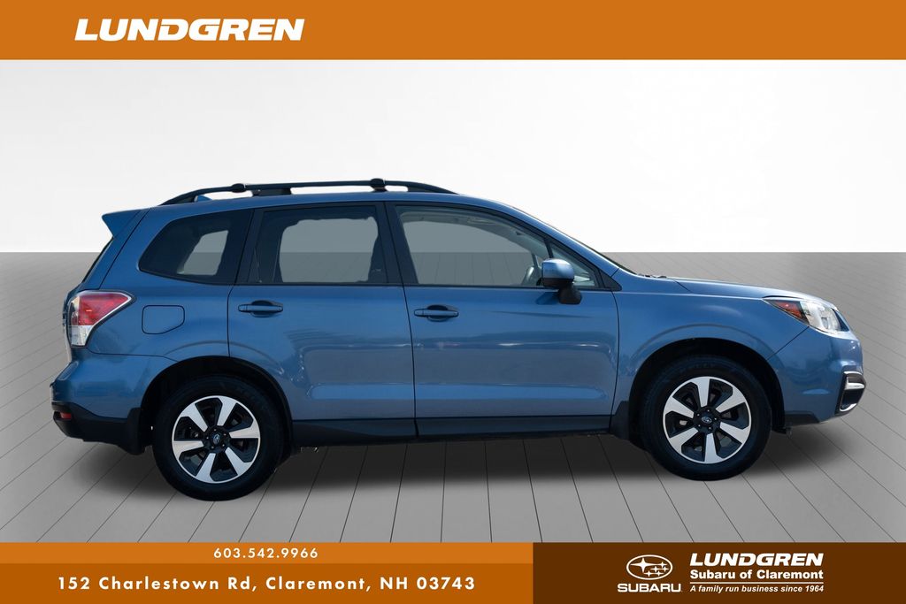 2018 Subaru Forester 2.5i Premium photo 2