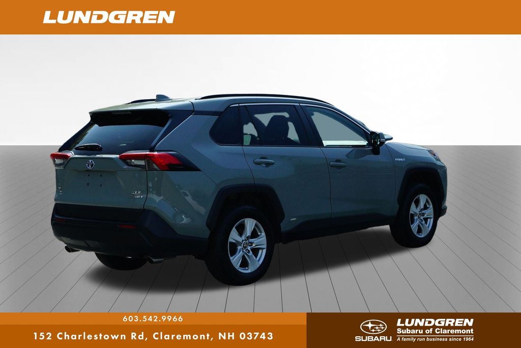2020 Toyota RAV4 Hybrid XLE photo 3