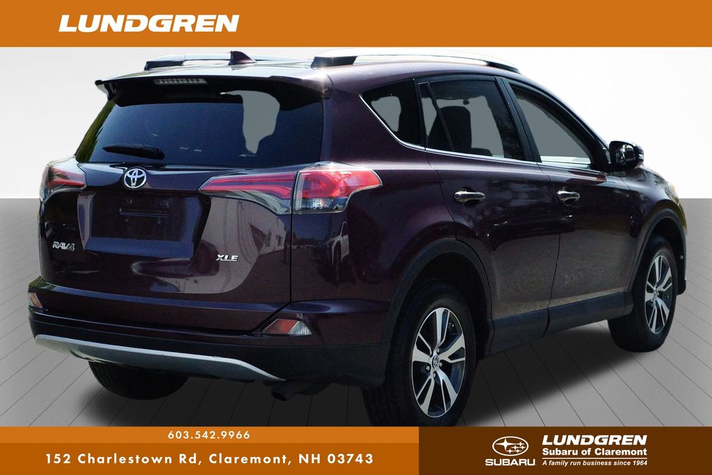 2016 Toyota RAV4 XLE photo 2