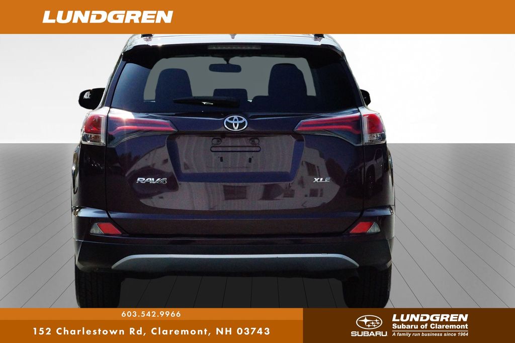 2016 Toyota RAV4 XLE photo 3
