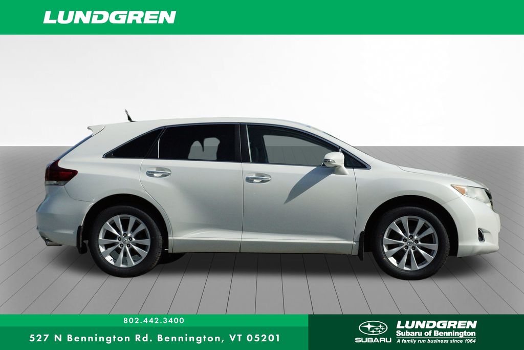 2013 Toyota Venza XLE photo 2