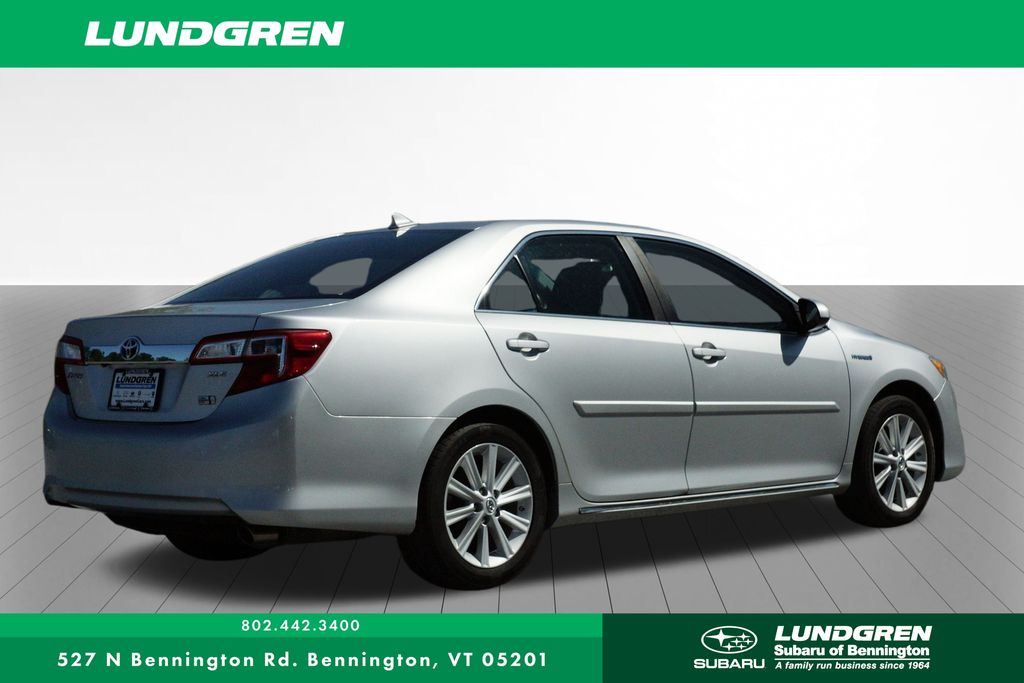 2013 Toyota Camry Hybrid LE photo 3