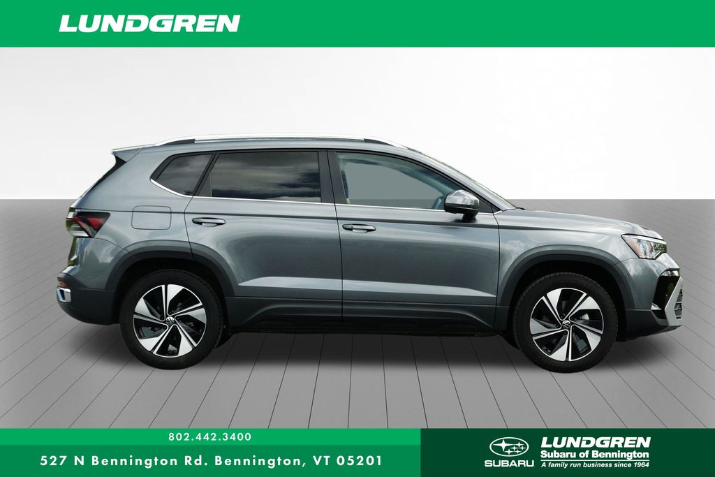 Used 2025 Volkswagen Taos SE with VIN 3VVVC7B20SM018293 for sale in Bennington, VT